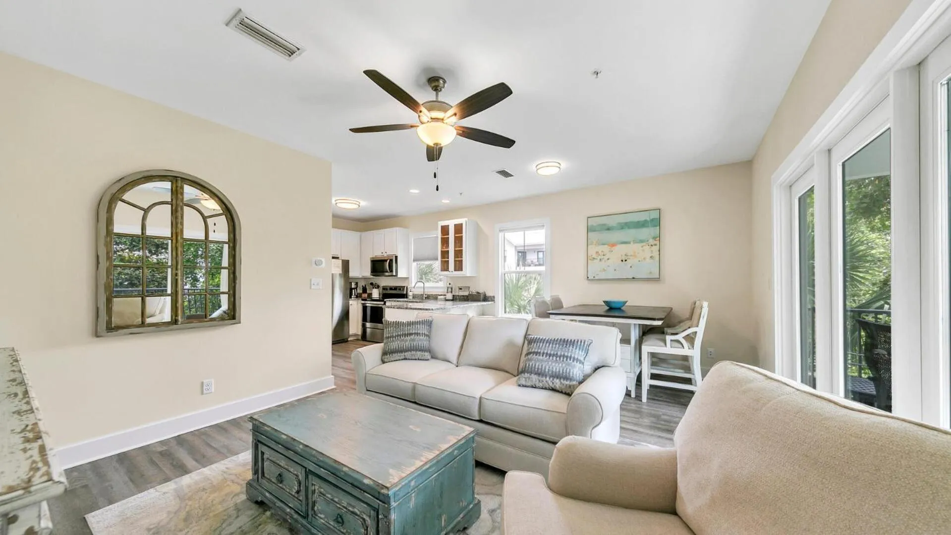 Hidden Lake Condos 321 - Short walk to Gulf Place