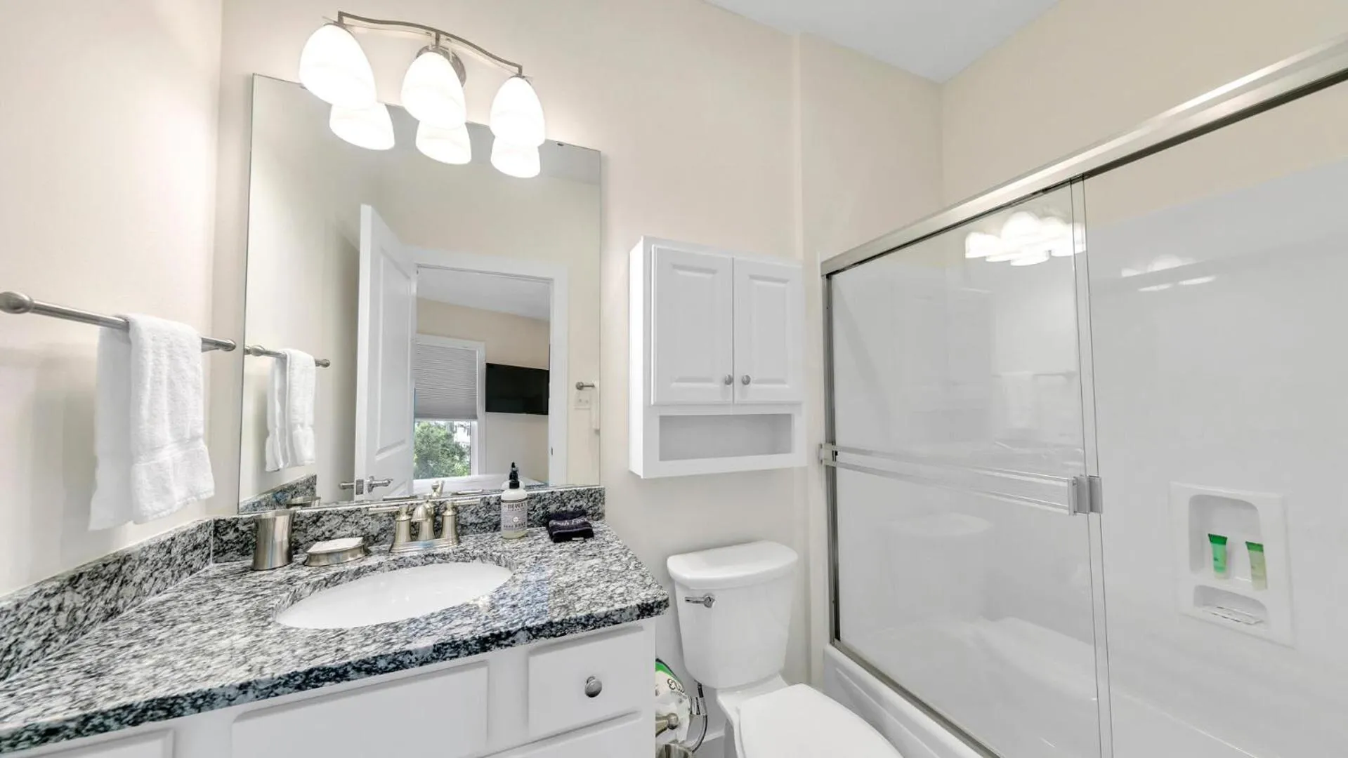 Hidden Lake Condos 321 - Short walk to Gulf Place