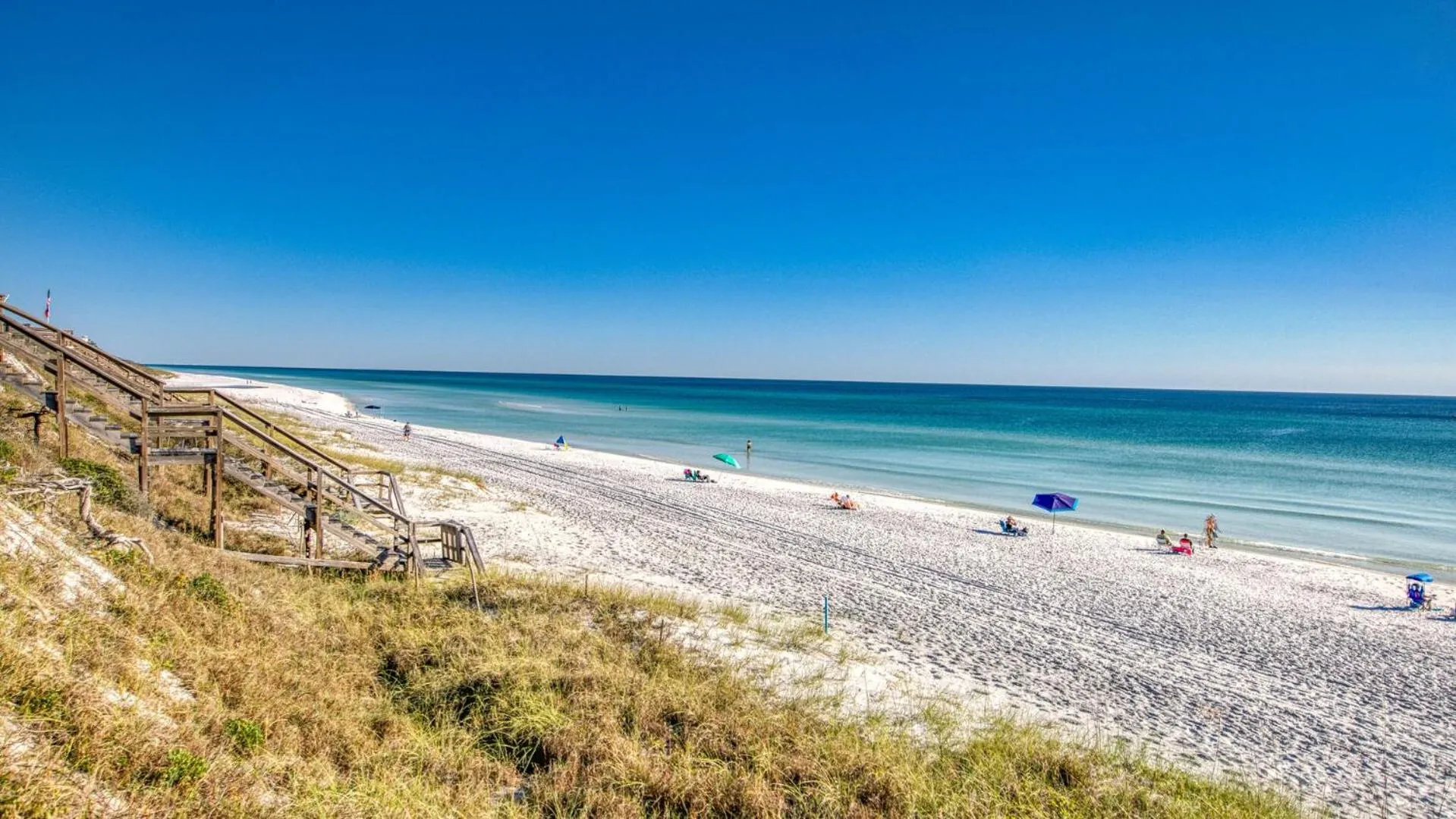 Hidden Lake Condos 321 - Short walk to Gulf Place
