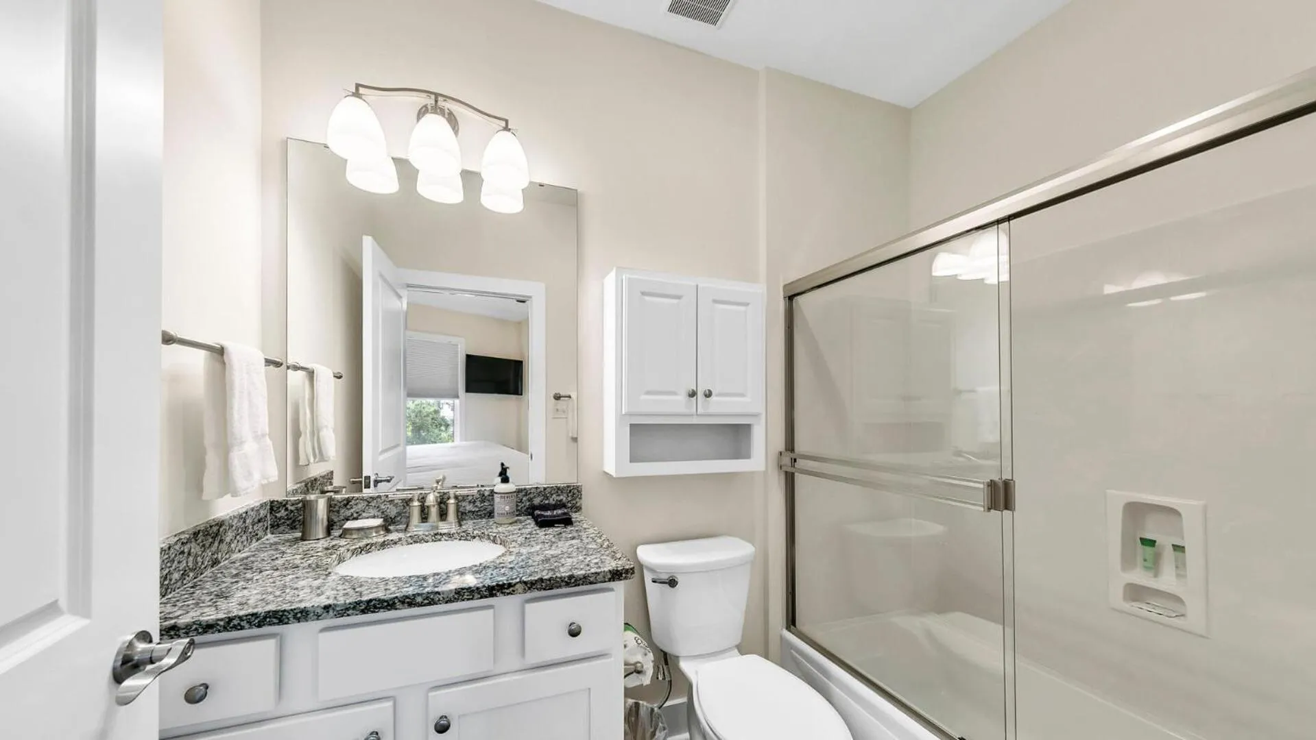 Hidden Lake Condos 321 - Short walk to Gulf Place