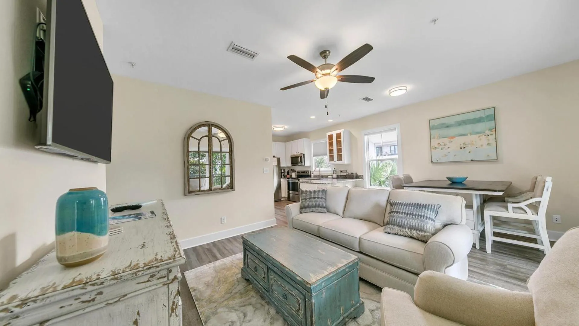 Hidden Lake Condos 321 - Short walk to Gulf Place