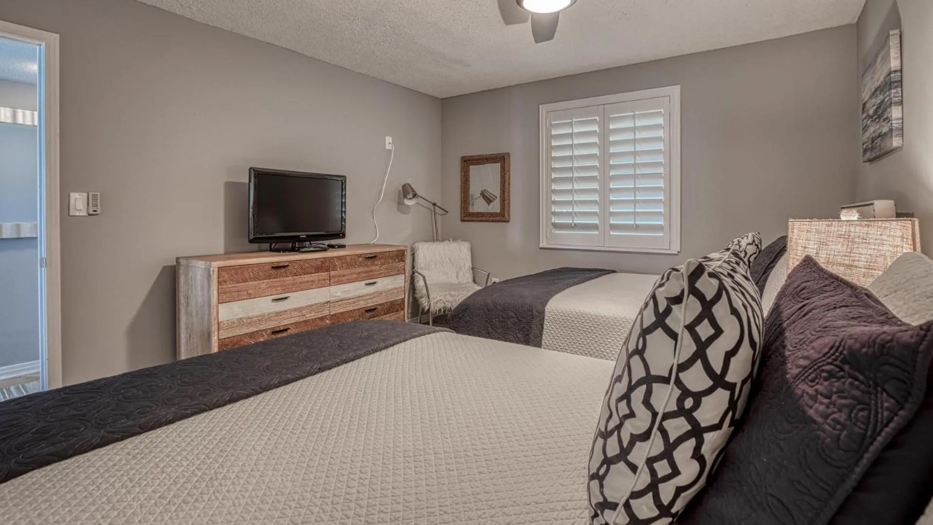 Bed in Hidden Dunes Gulfside 502 - Gulf front and updated