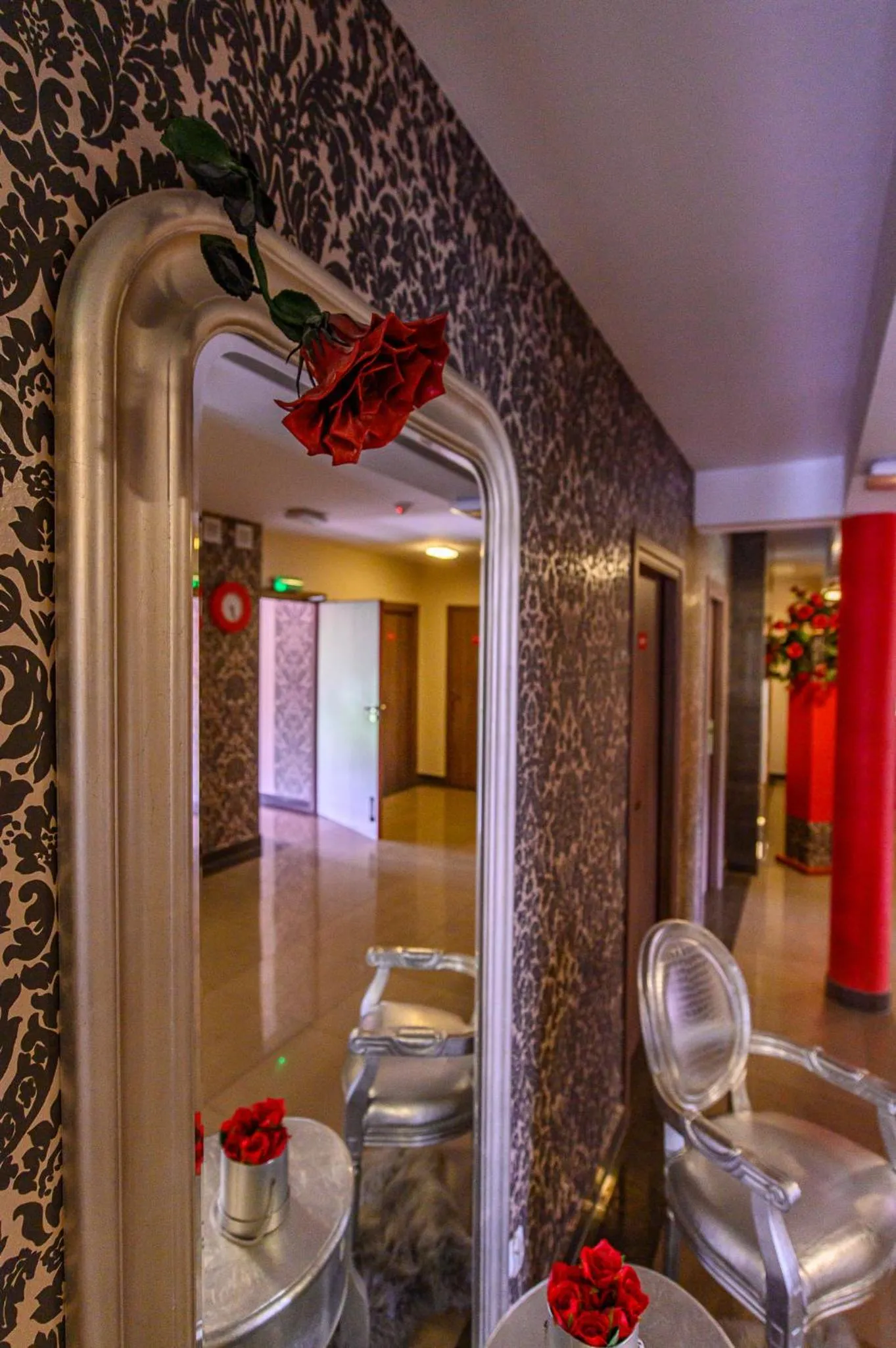 Decorative detail in Hotel Restauracja Sara