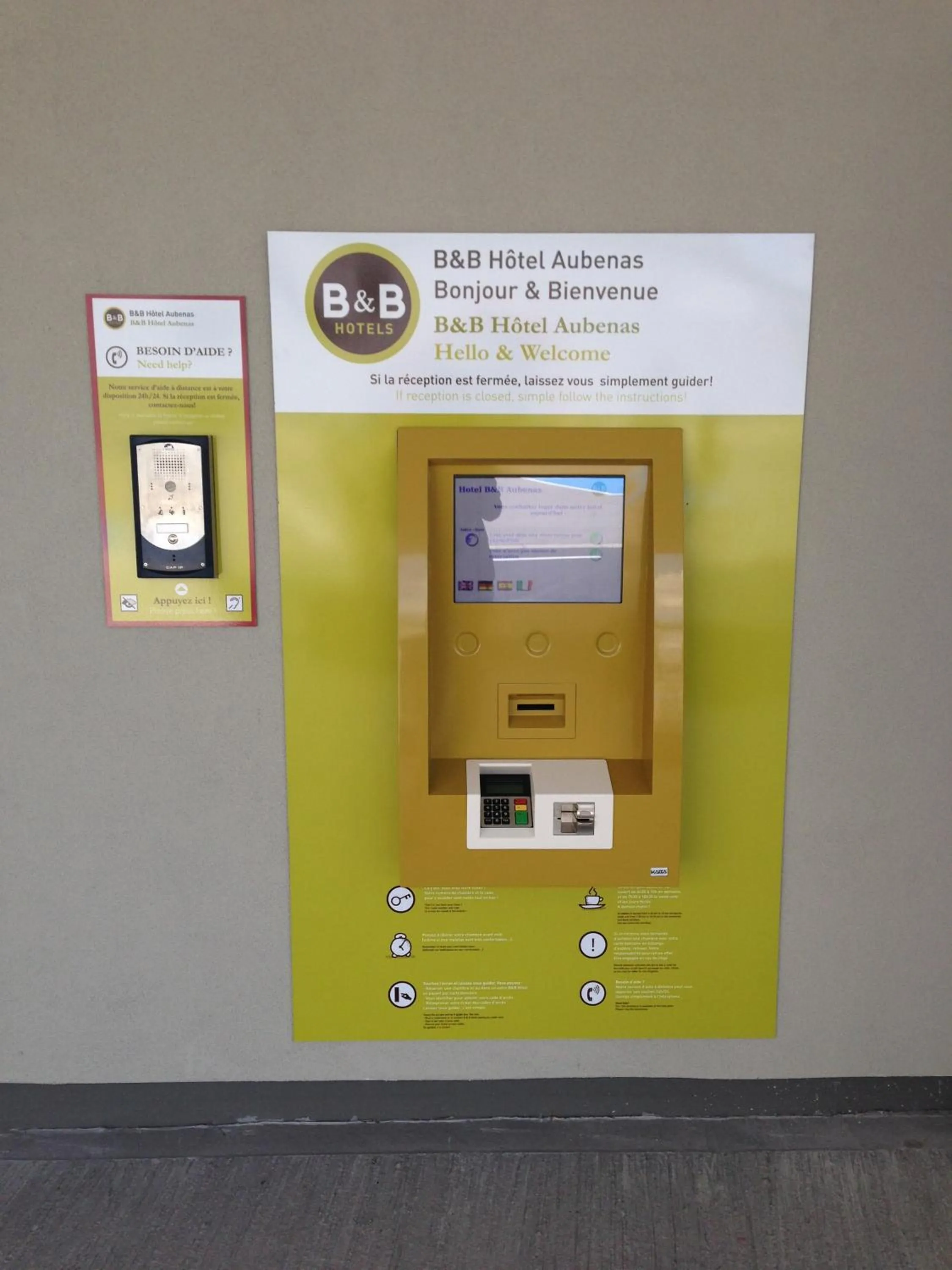 Lobby or reception in B&B HOTEL Aubenas