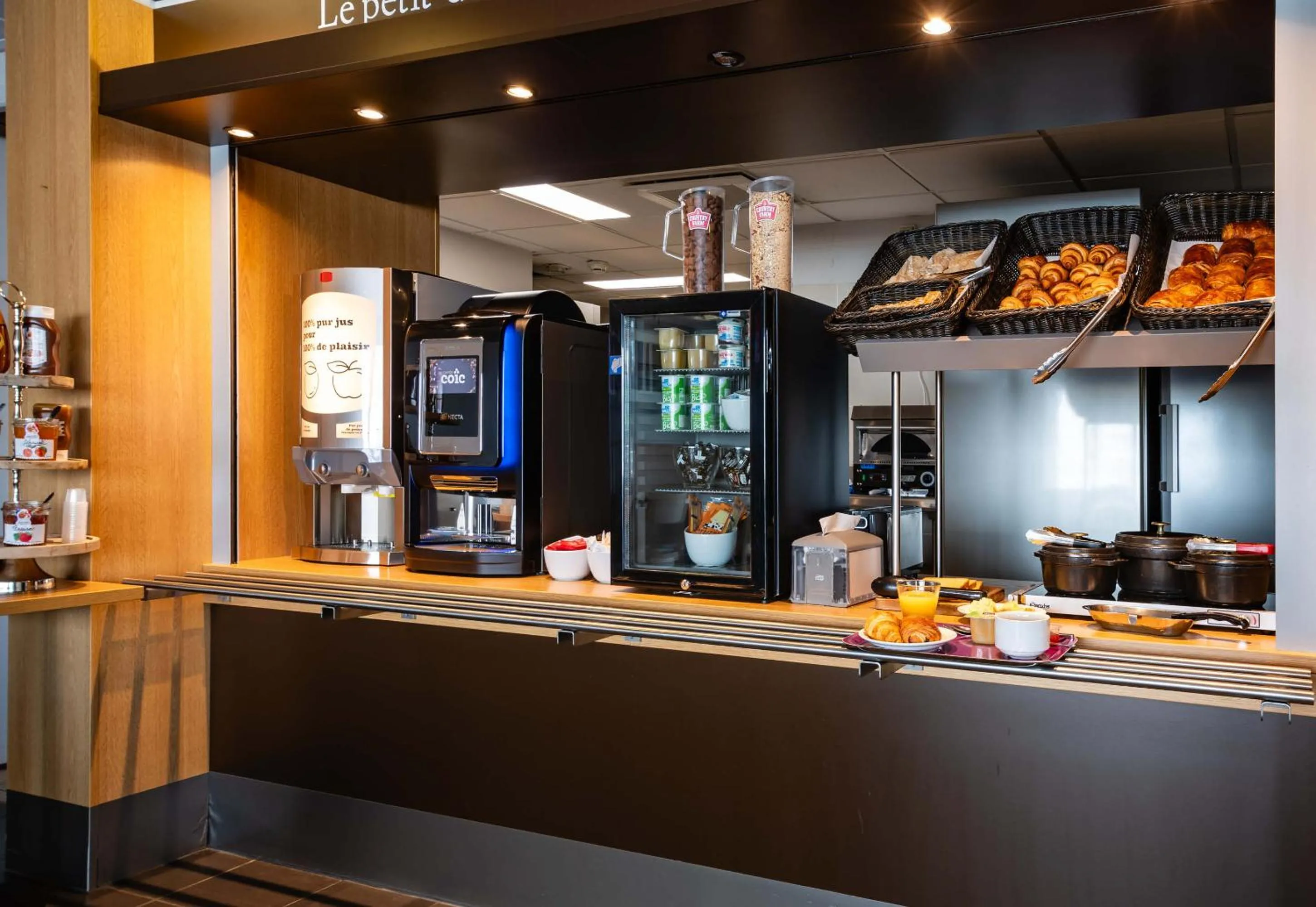 Breakfast in B&B HOTEL Aubenas