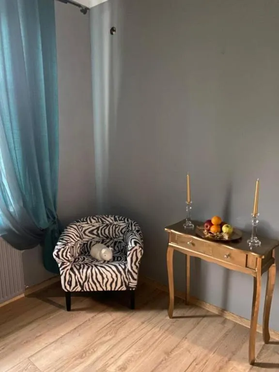 Seating area in Gold room