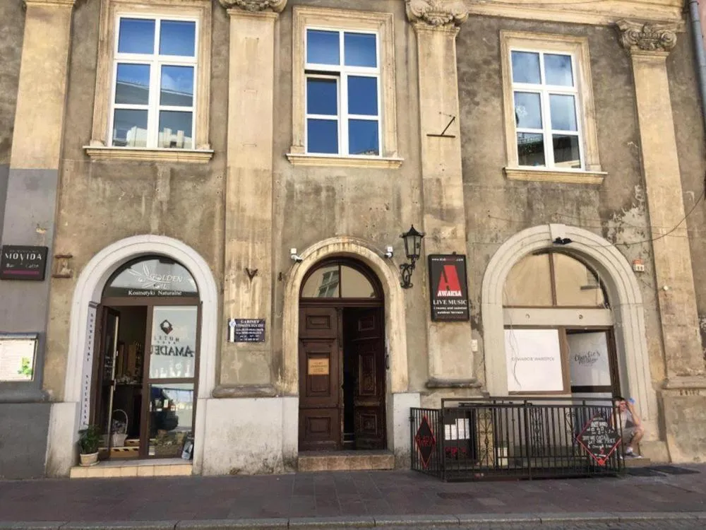 Facade/entrance in Gold room