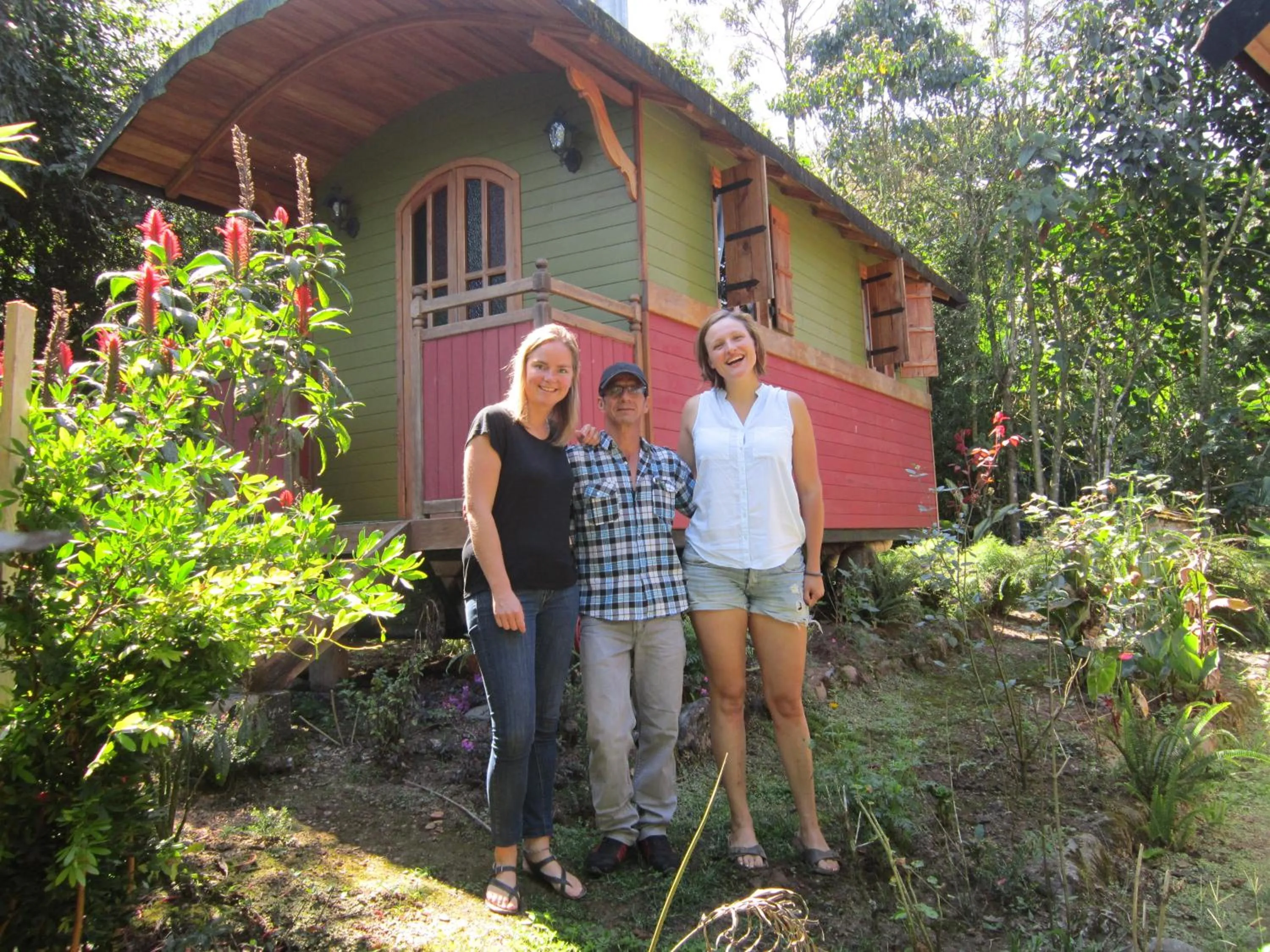 People in Hosteria La Roulotte - Mindo