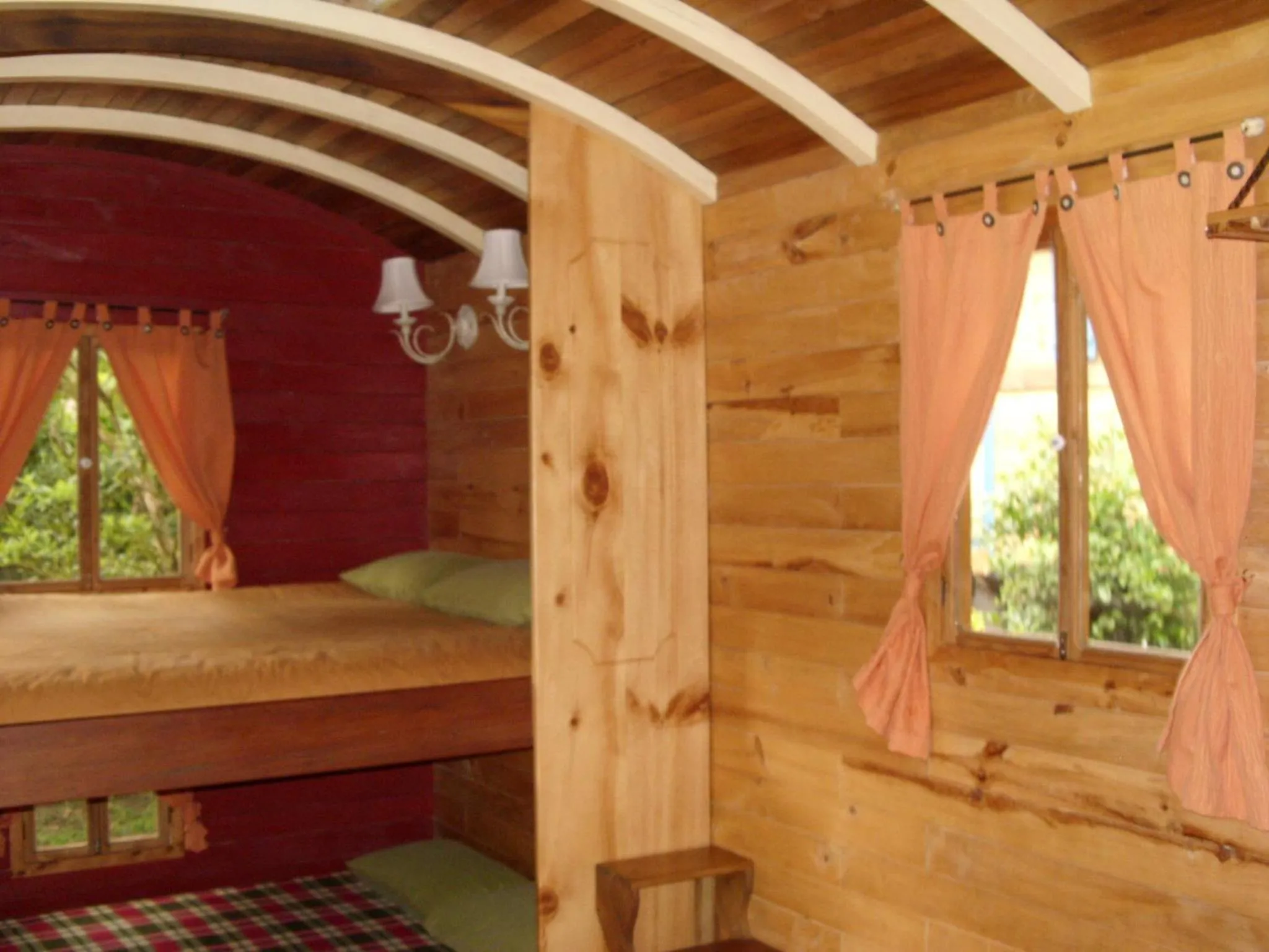 Photo of the whole room, Bed in Hosteria La Roulotte - Mindo