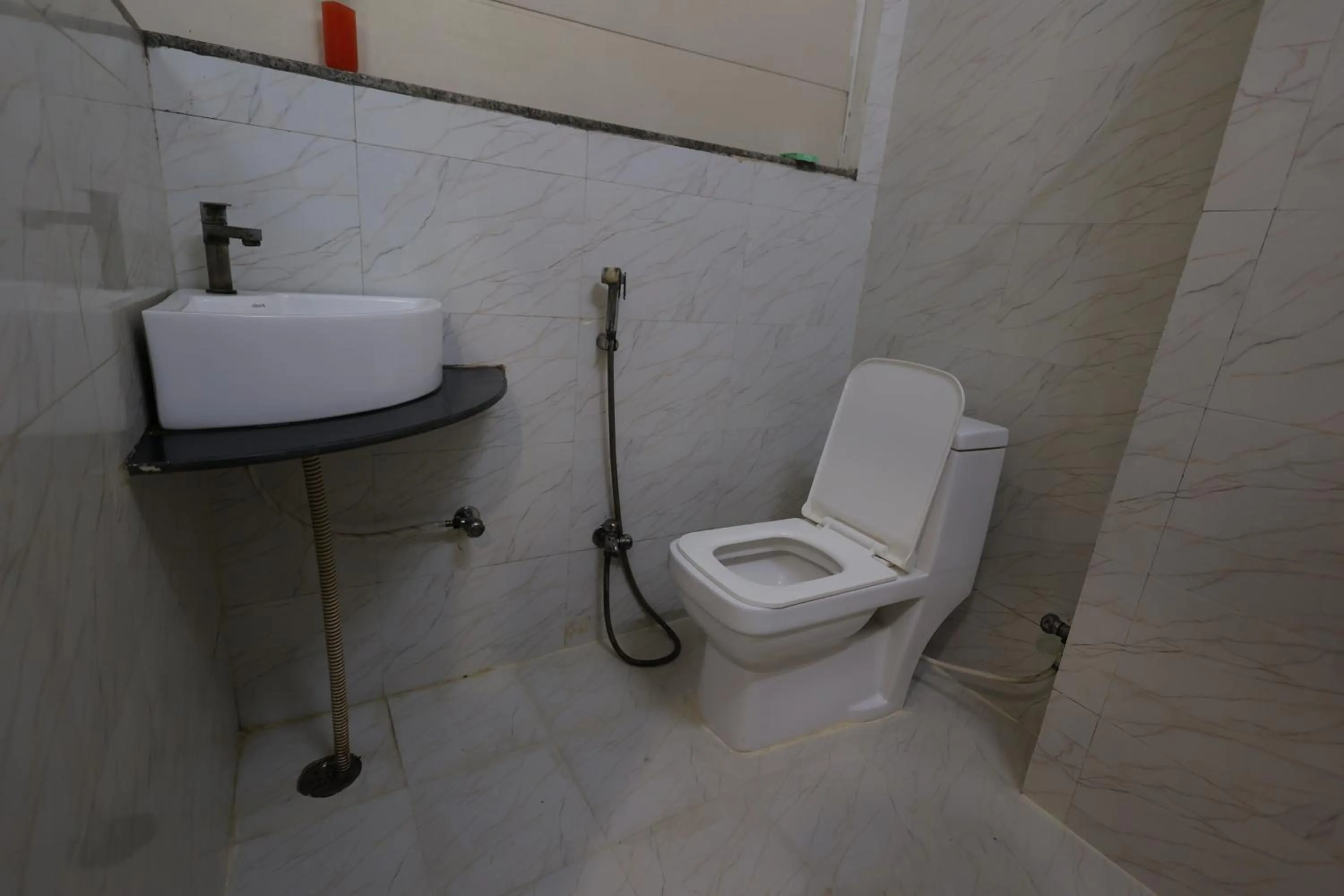 Bathroom in Silver Oaks Inn