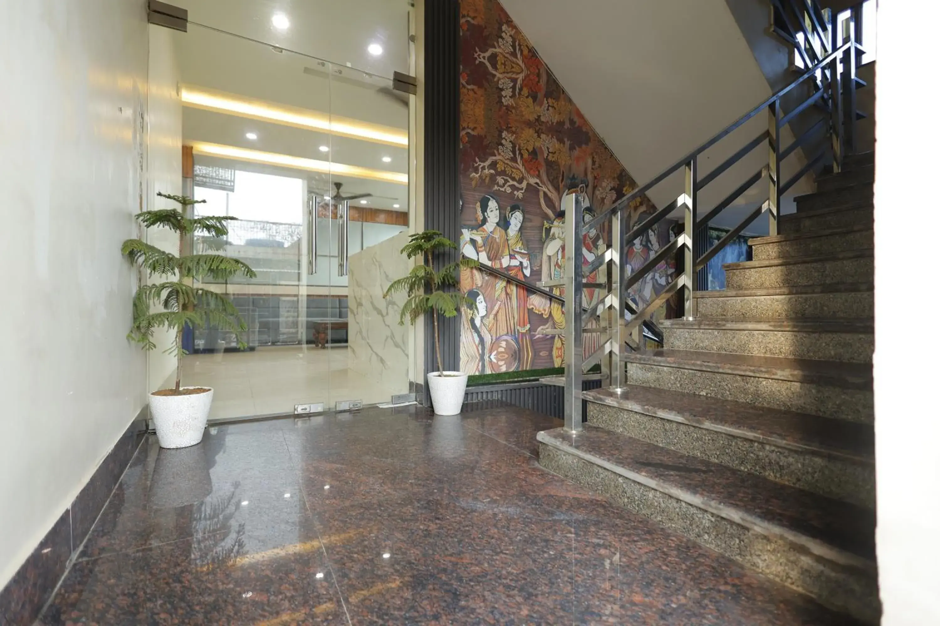 Facade/entrance in Silver Oaks Inn Facade/entrance in Silver Oaks Inn