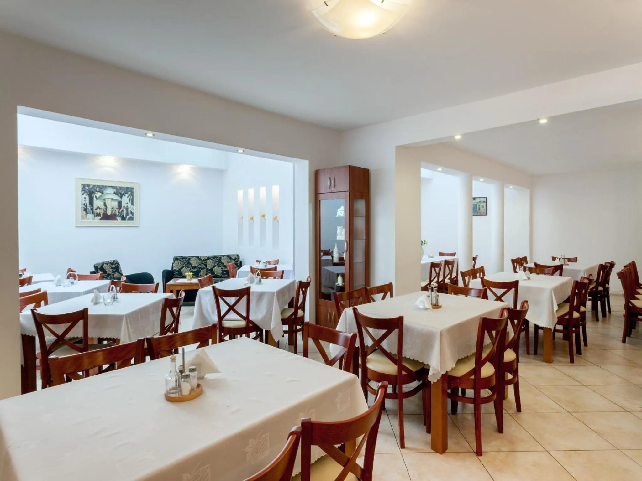 Restaurant/places to eat in Dom Gościnny Sand