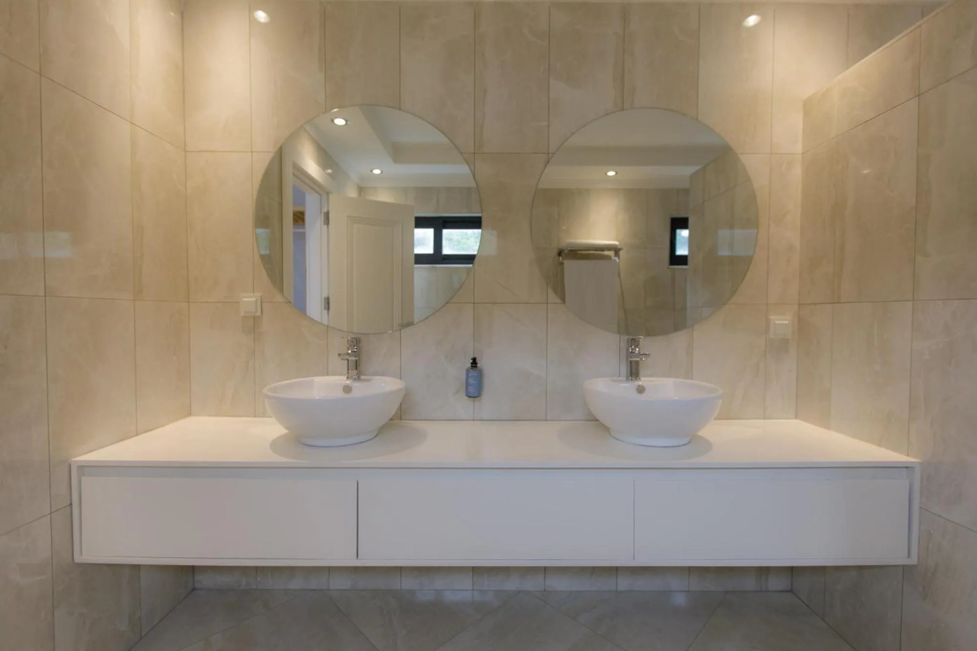 Bathroom in Cowork Lab Suites