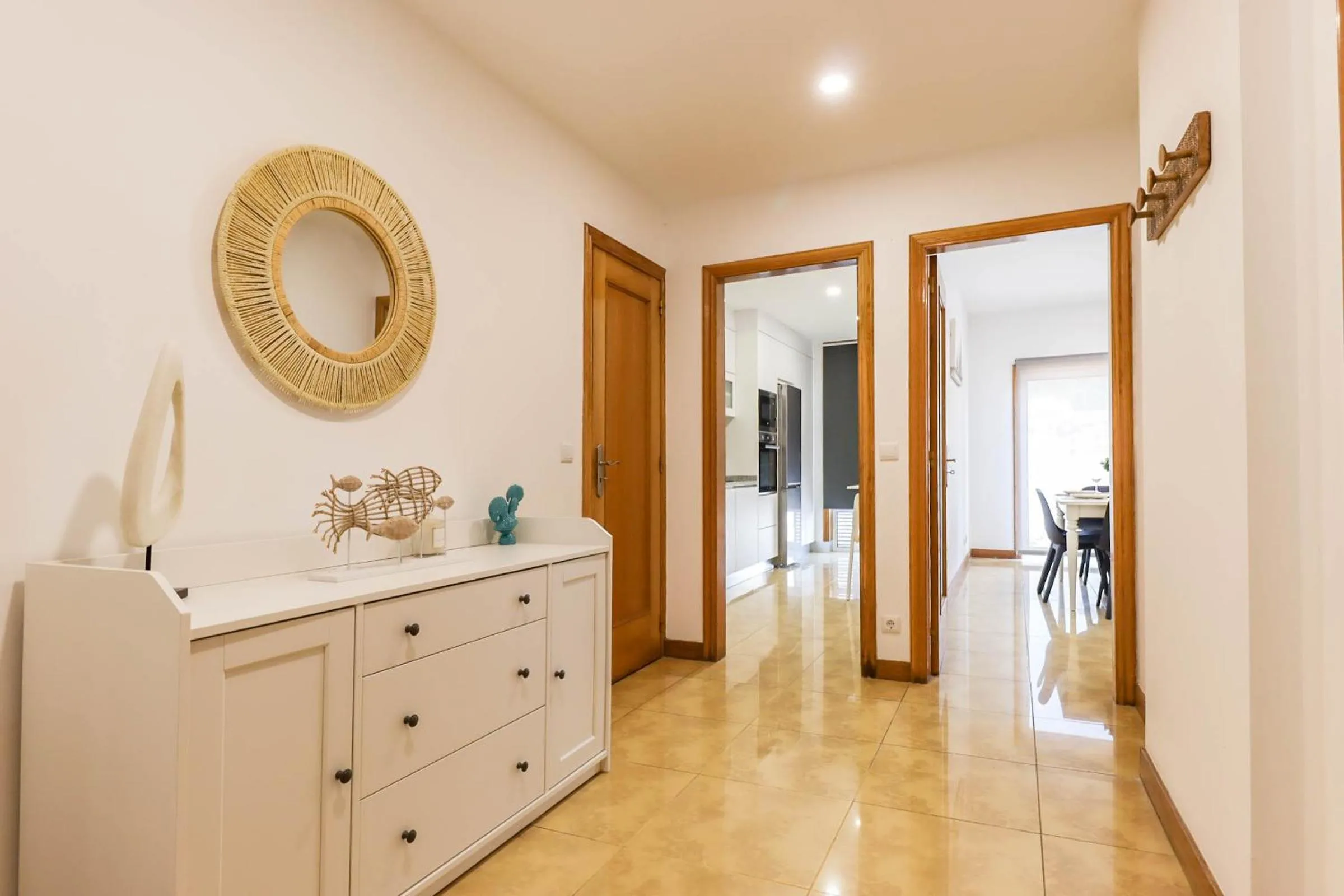 Flor do Mar - Spacious Apartment with Balcony