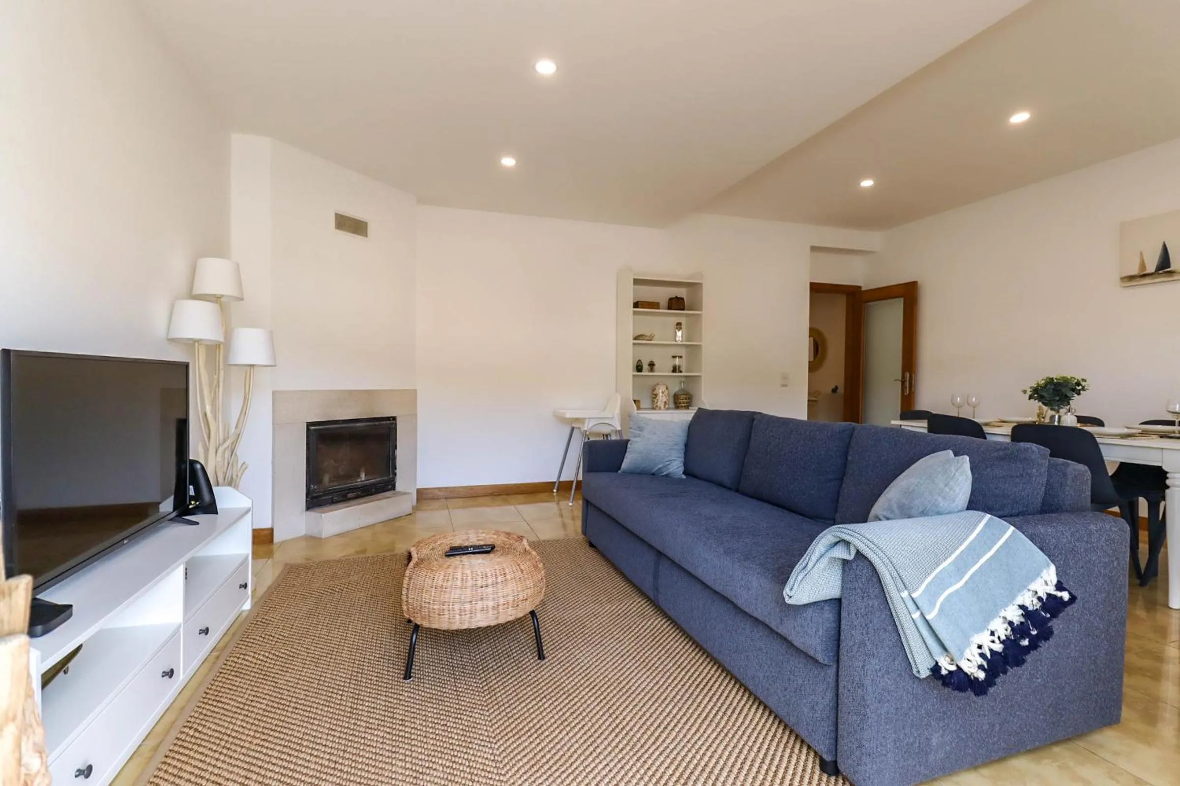 Communal lounge/ TV room in Flor do Mar - Spacious Apartment with Balcony