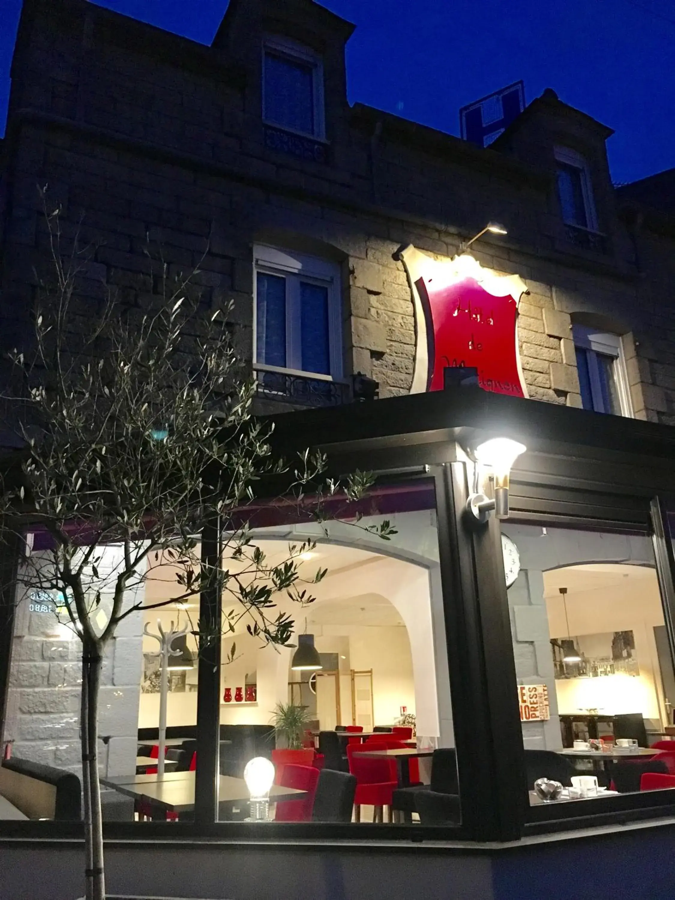 Contact Hôtel de Matignon Contact Hôtel de Matignon