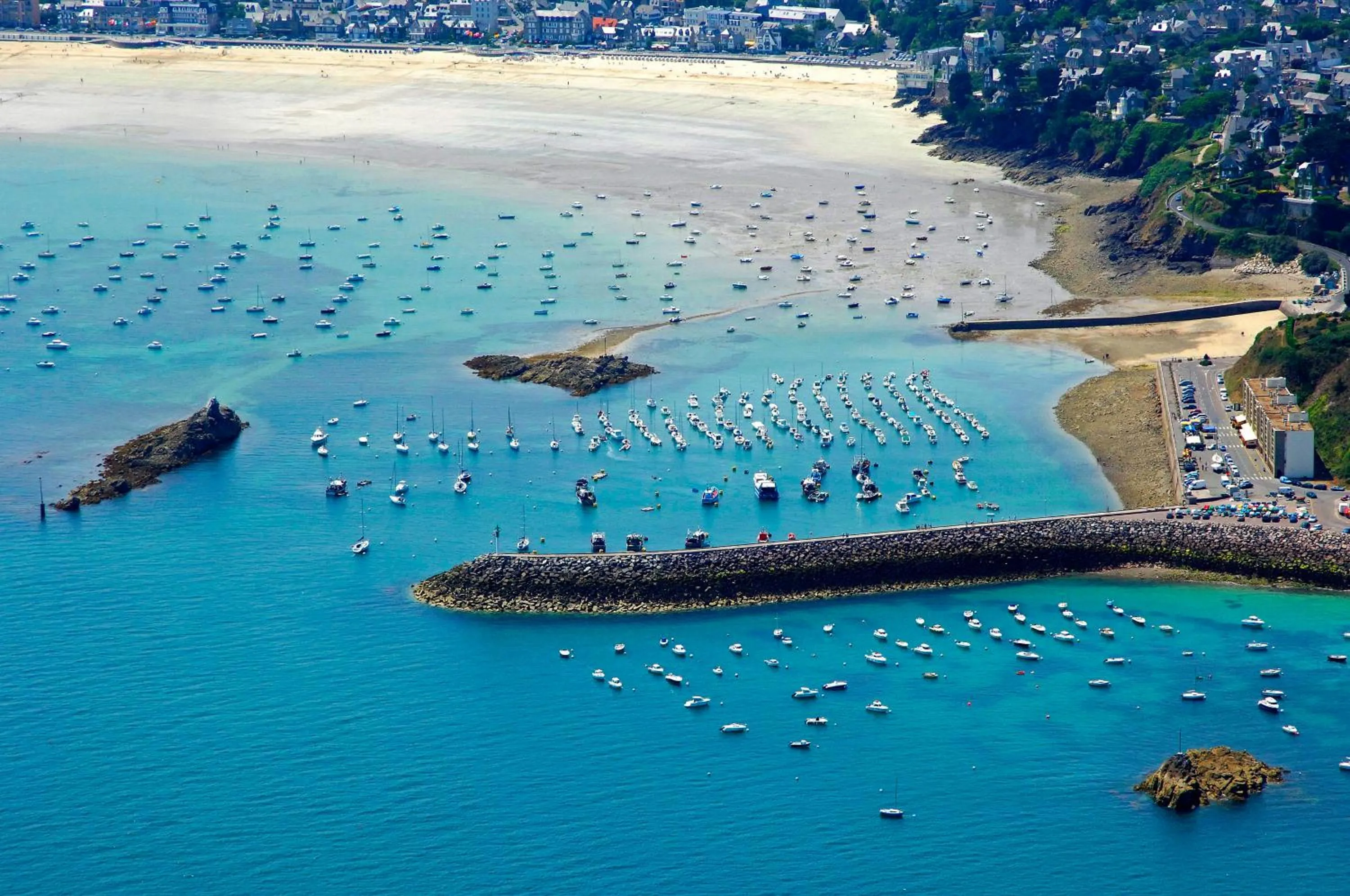 Nearby landmark in Contact Hôtel de Matignon