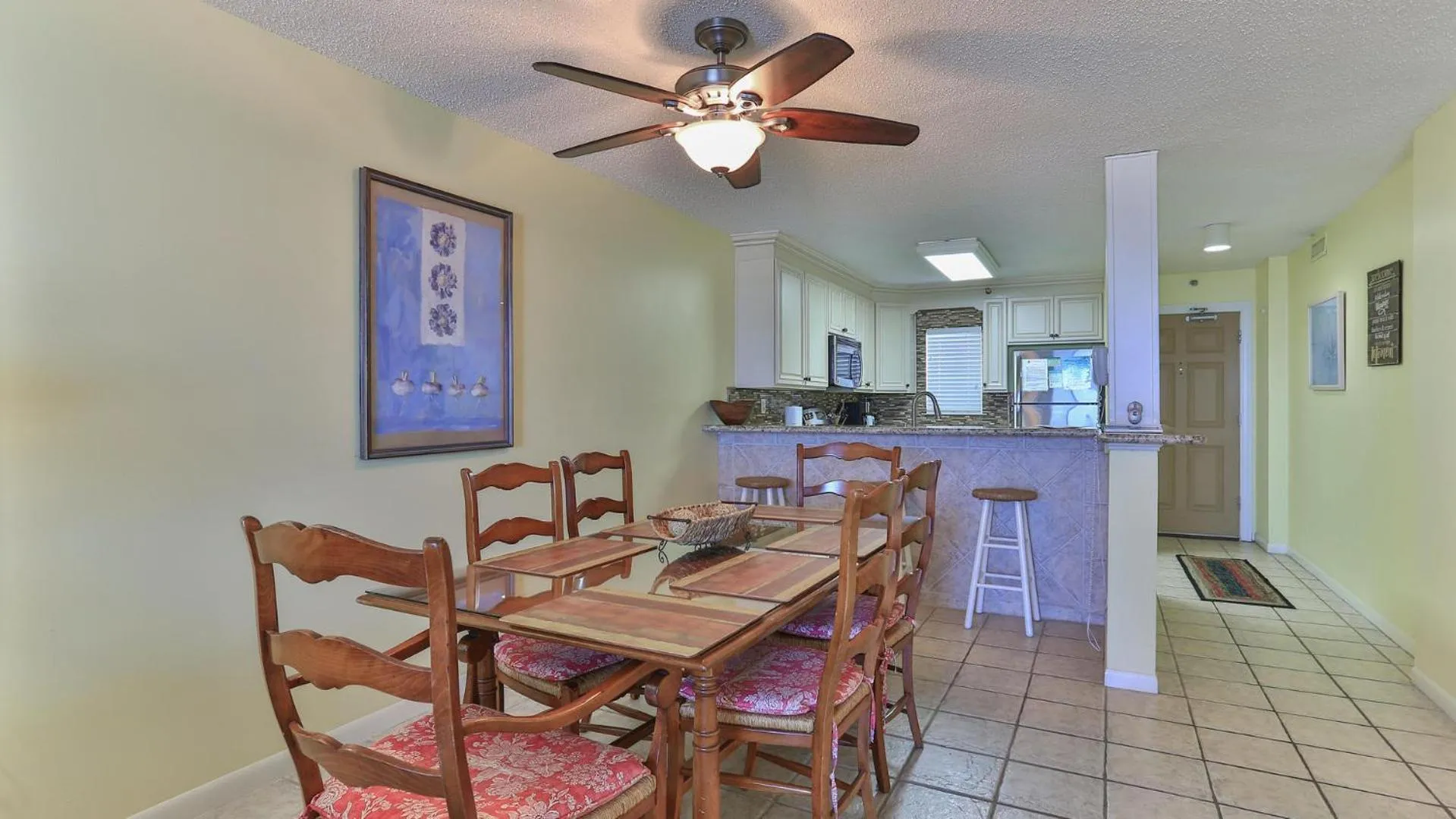 Destin on the Gulf 302 - Perfect location for a nice family getaway