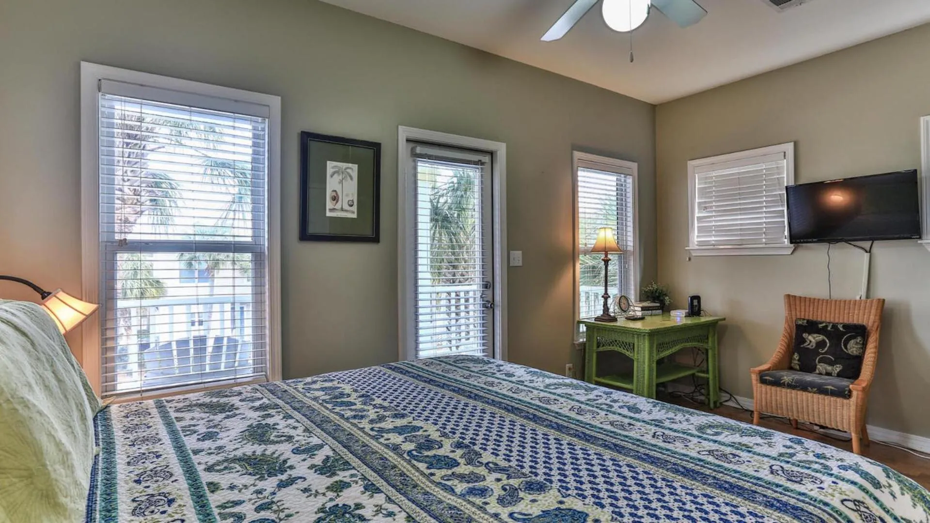 Bed in Biglows Bungalow - About a quarter mile to PRIVATE Neighborhood Beach Access, Pet Friendly, Community Pool