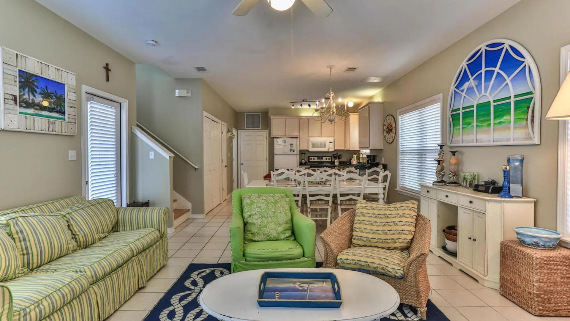 Biglows Bungalow - About a quarter mile to PRIVATE Neighborhood Beach Access, Pet Friendly, Community Pool