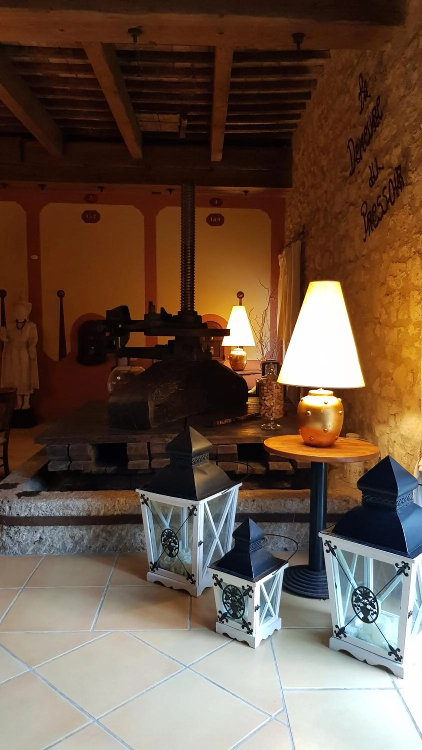 Internal: Not applicable to any particular room in La Demeure du Pressoir