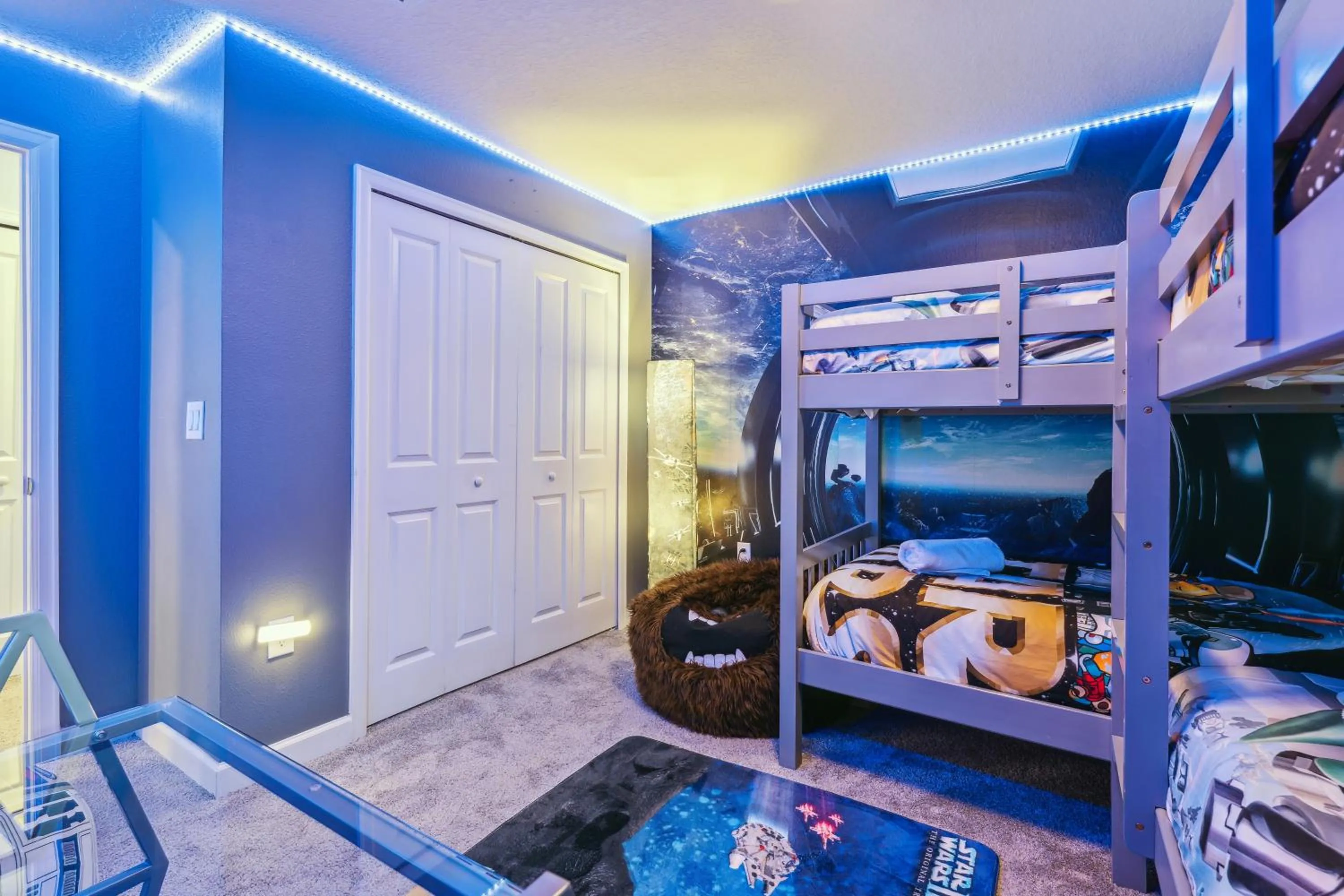 Bed in Family Retreat near Disney with Pool & Hot Tub!