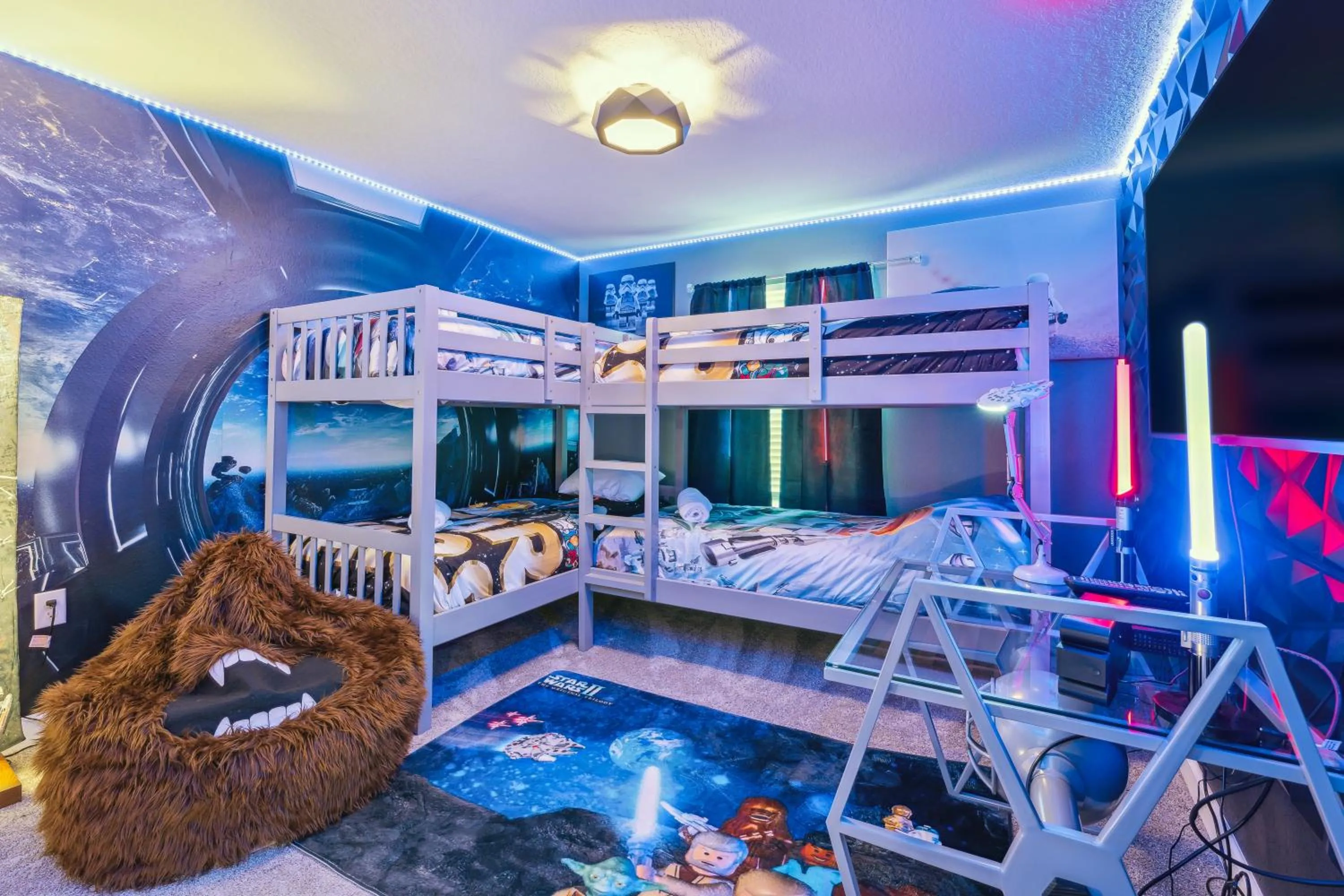 Bed in Family Retreat near Disney with Pool & Hot Tub!