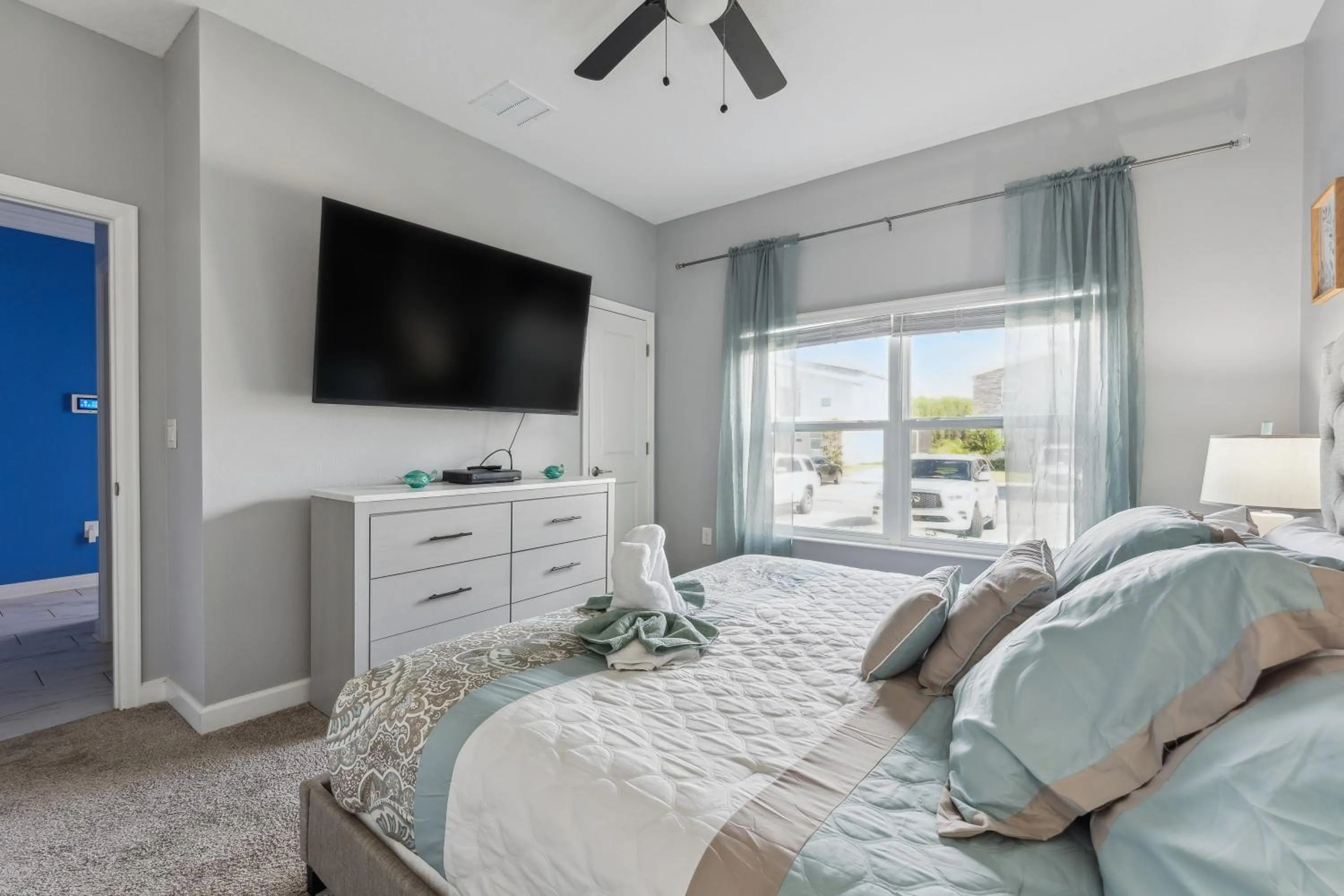 Bed in Family Retreat near Disney with Pool & Hot Tub!