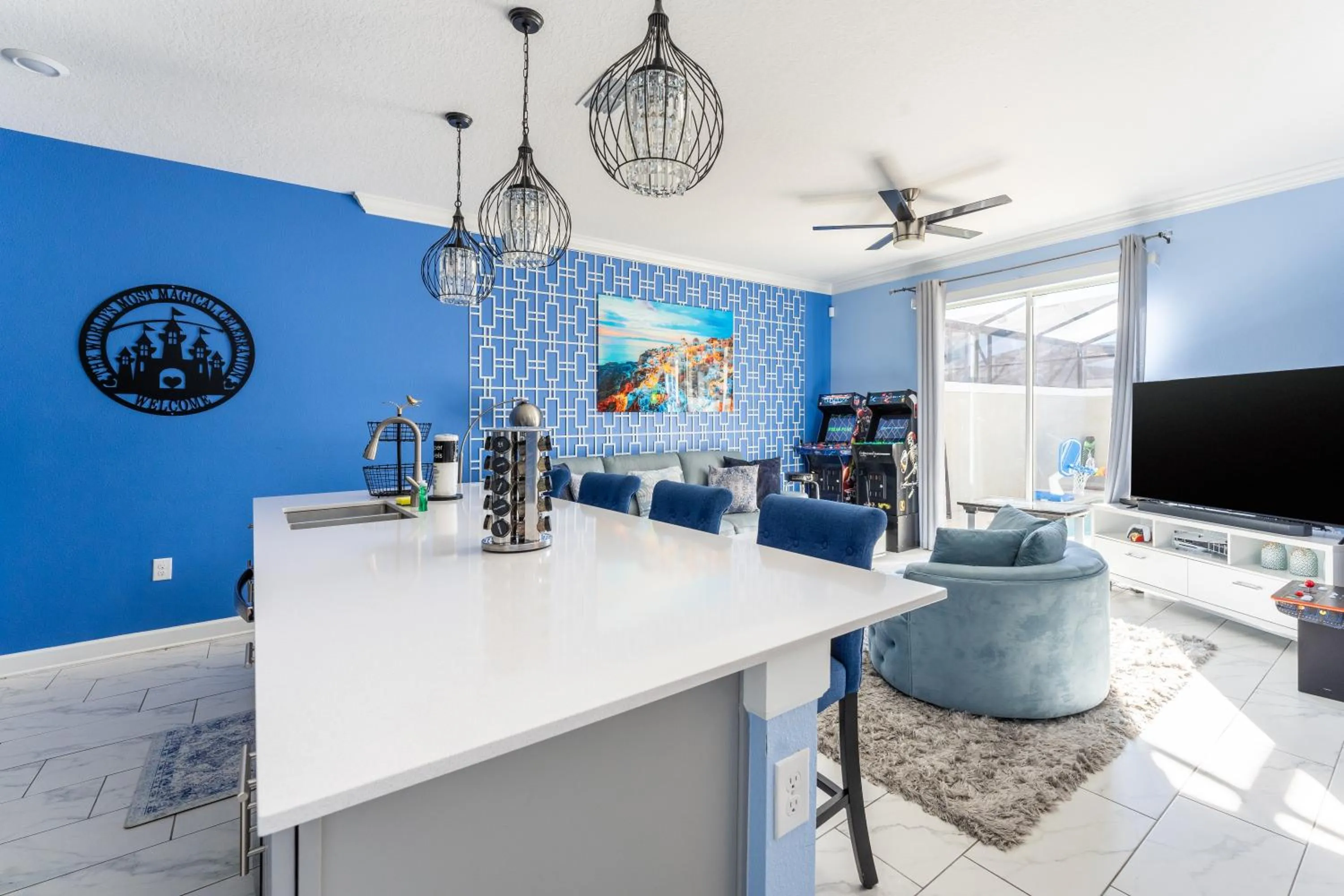 TV and multimedia in Family Retreat near Disney with Pool & Hot Tub!