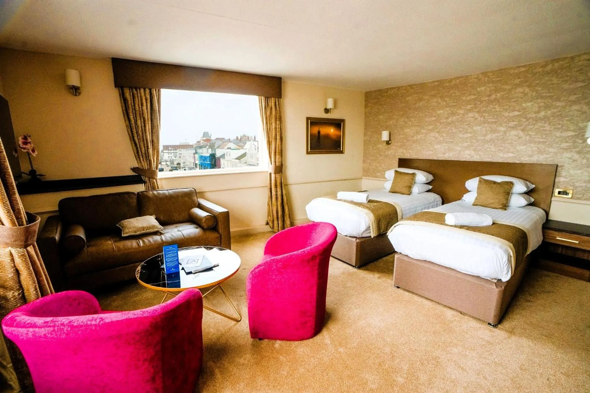 Bed in Claremont Hotel - All Inclusive!