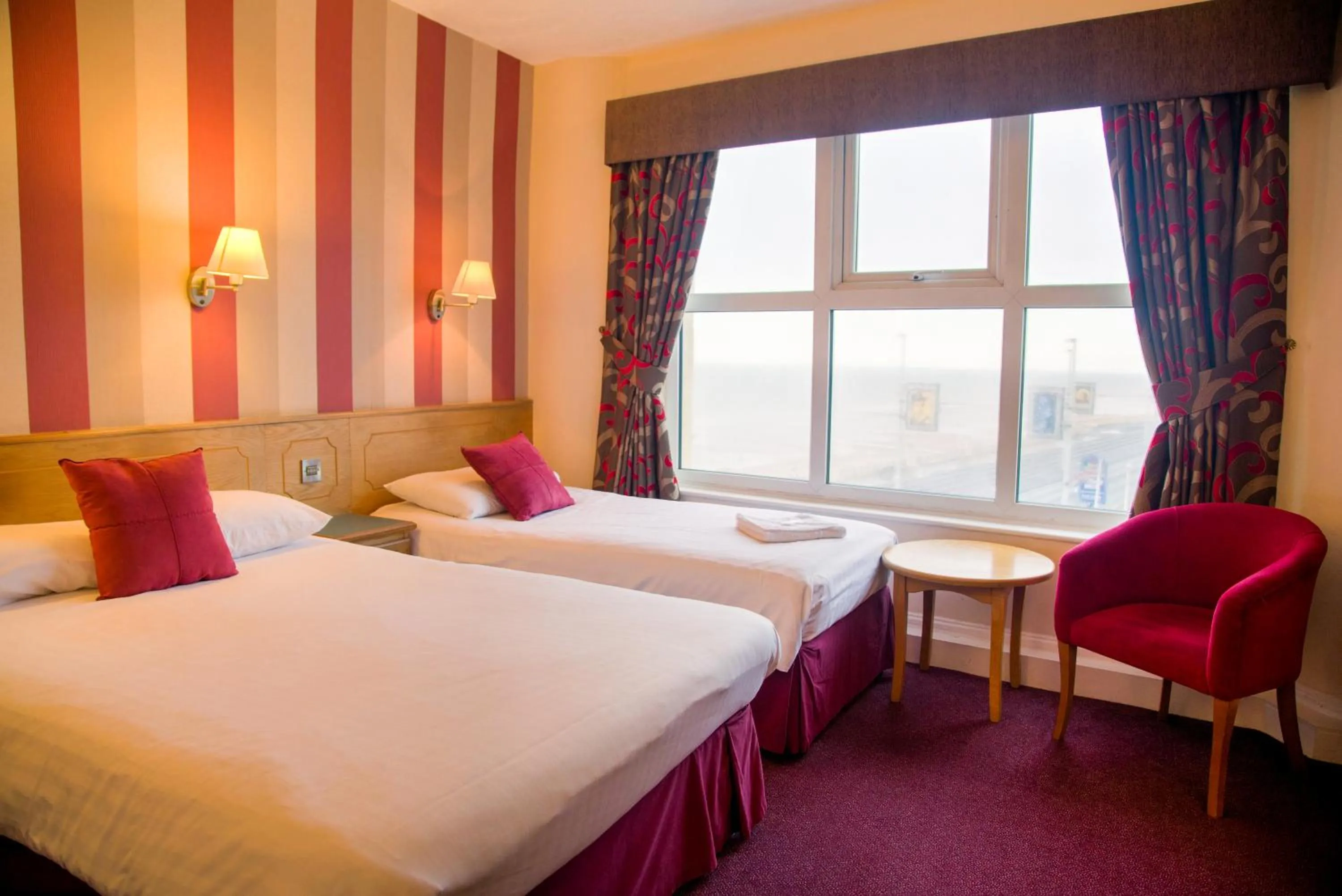 Day, Bed in Claremont Hotel - All Inclusive!