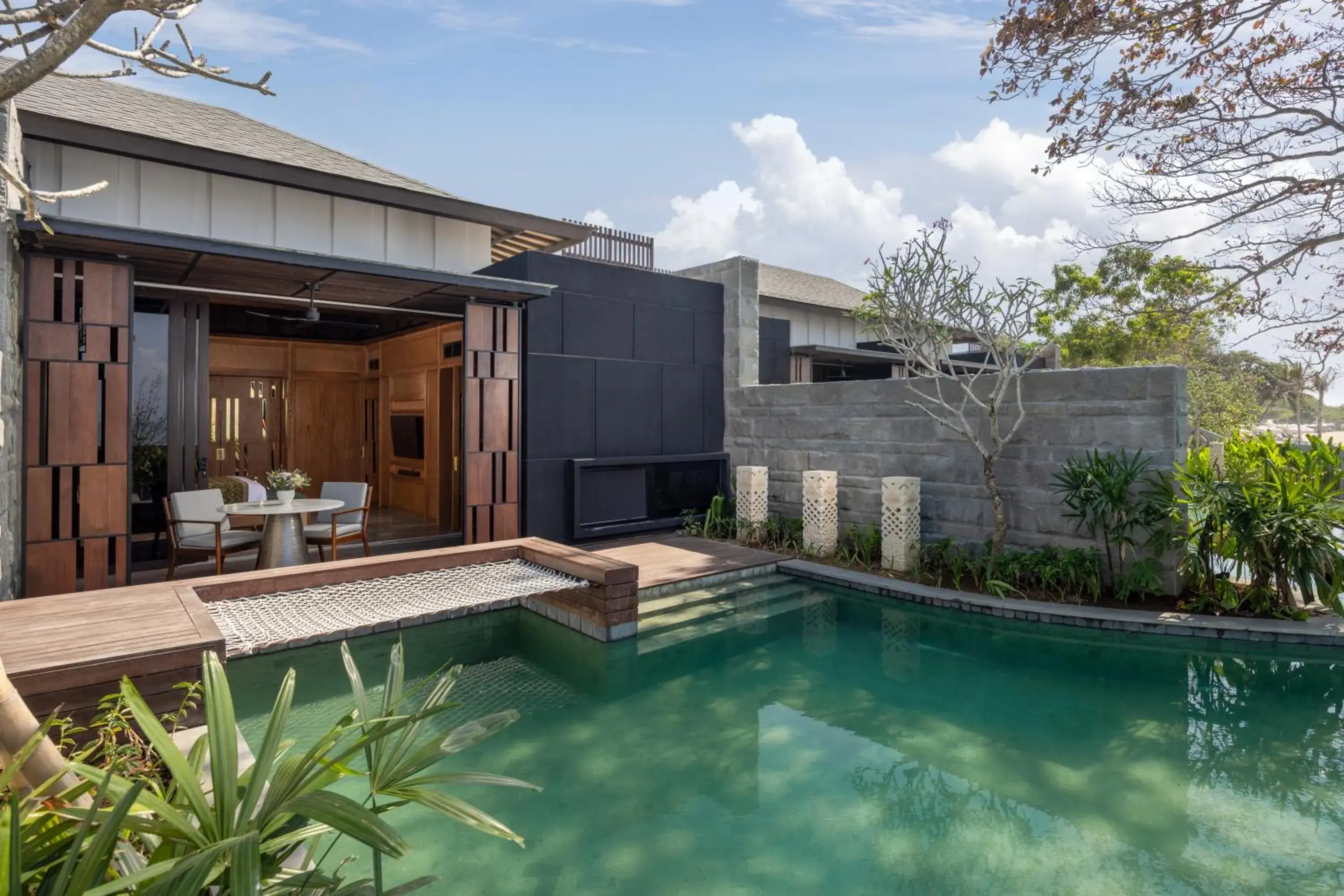 Swimming pool in Sumitra Luxury Villas & Resort by Pramana Swimming pool in Sumitra Luxury Villas & Resort by Pramana