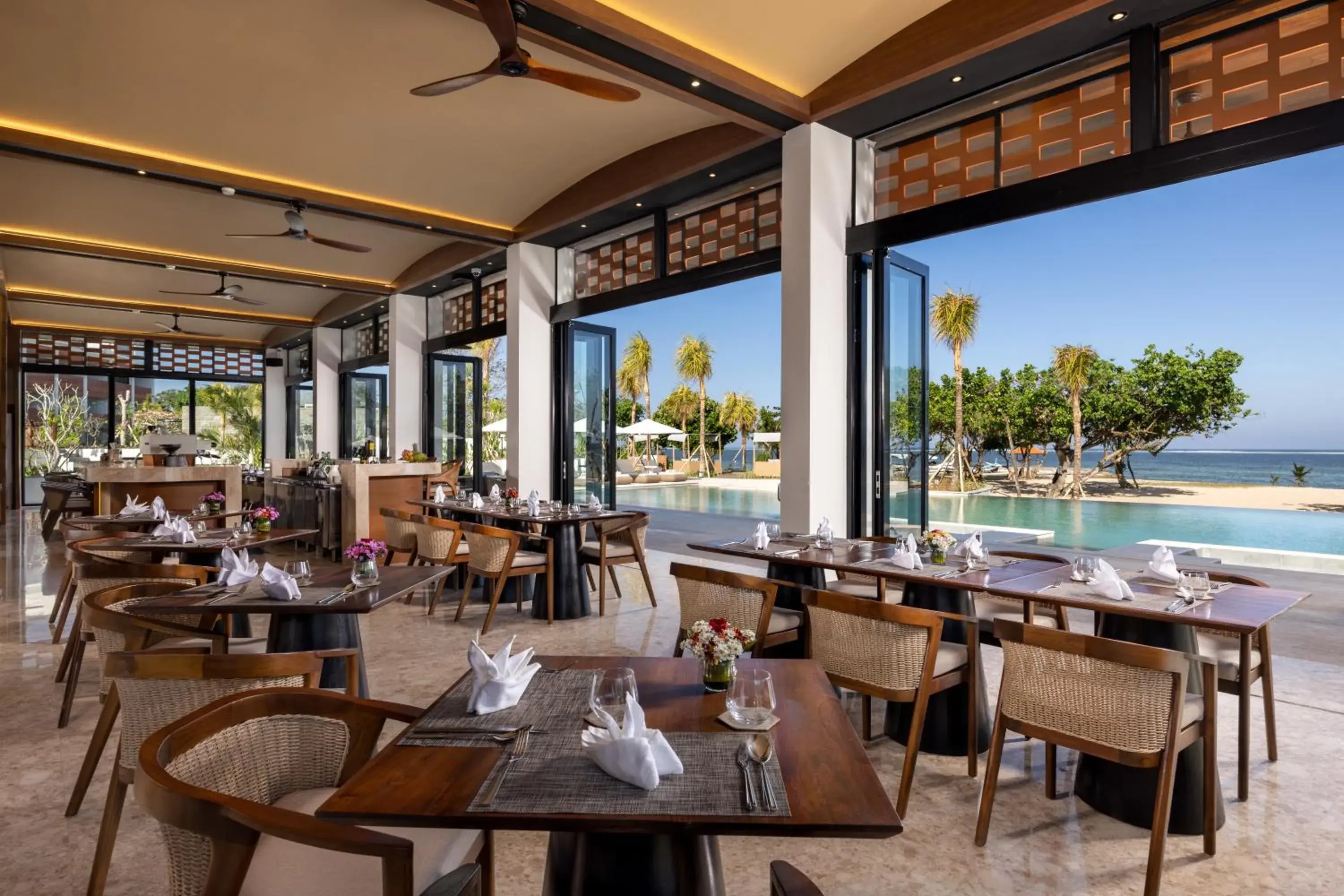 Restaurant/places to eat in Sumitra Luxury Villas & Resort by Pramana Restaurant/places to eat in Sumitra Luxury Villas & Resort by Pramana