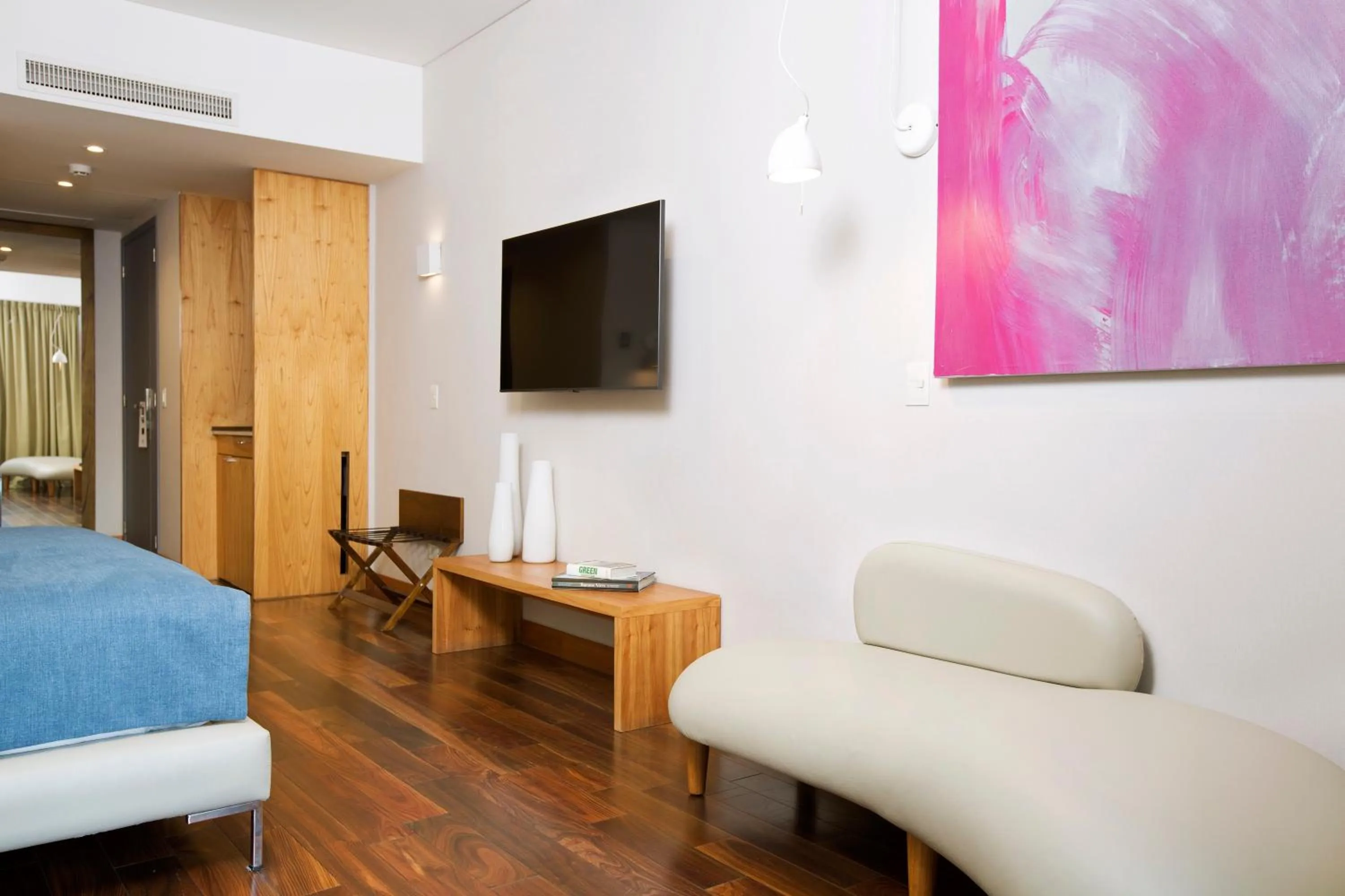 Photo of the whole room, Bed in Palo Santo Hotel