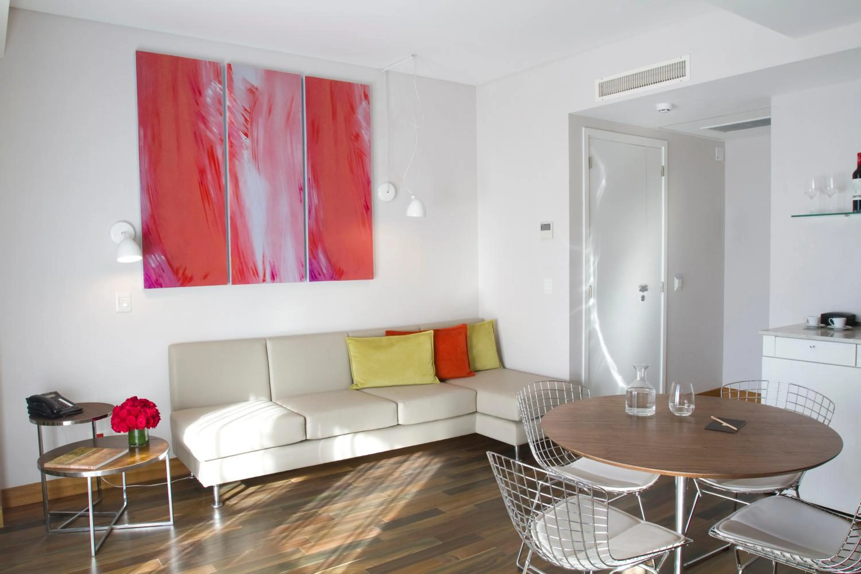 Photo of the whole room in Palo Santo Hotel