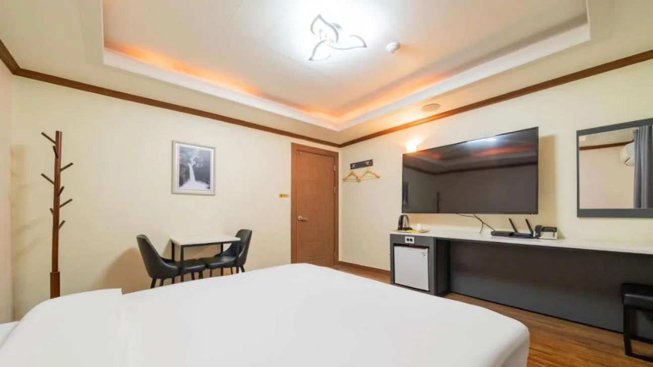 Bed in Donghae Gloria Hotel