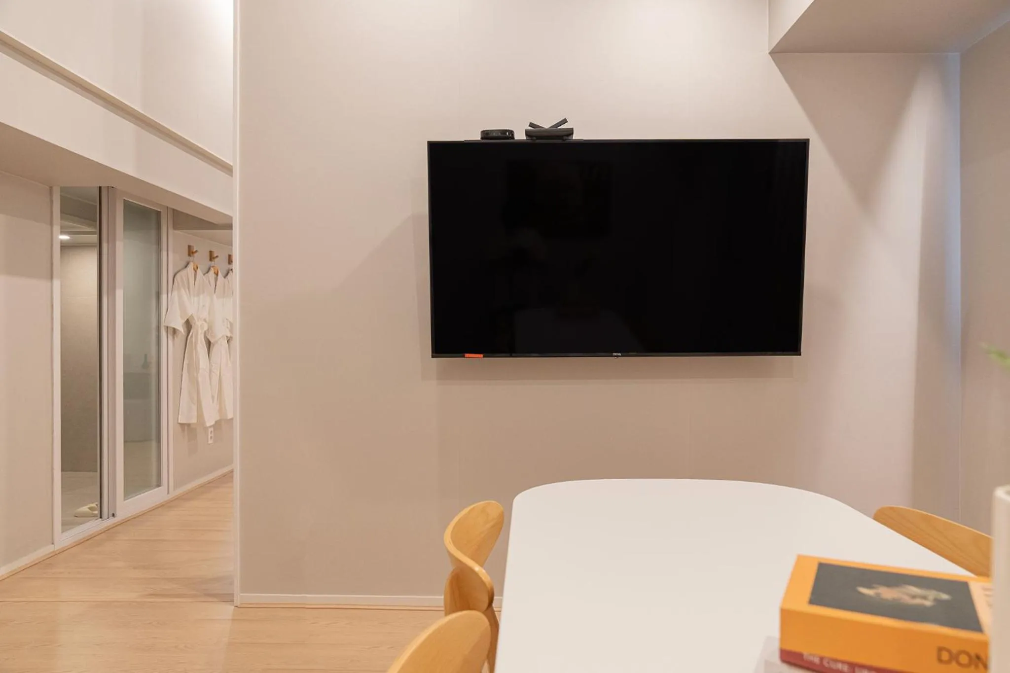 TV and multimedia in Cheonan Aank Hotel Seongjeong