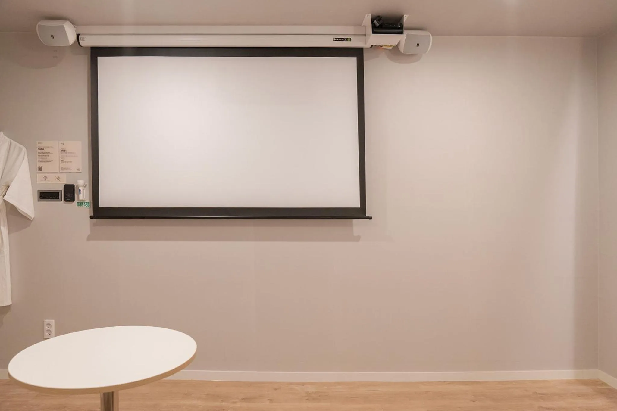 Evening entertainment in Cheonan Aank Hotel Seongjeong