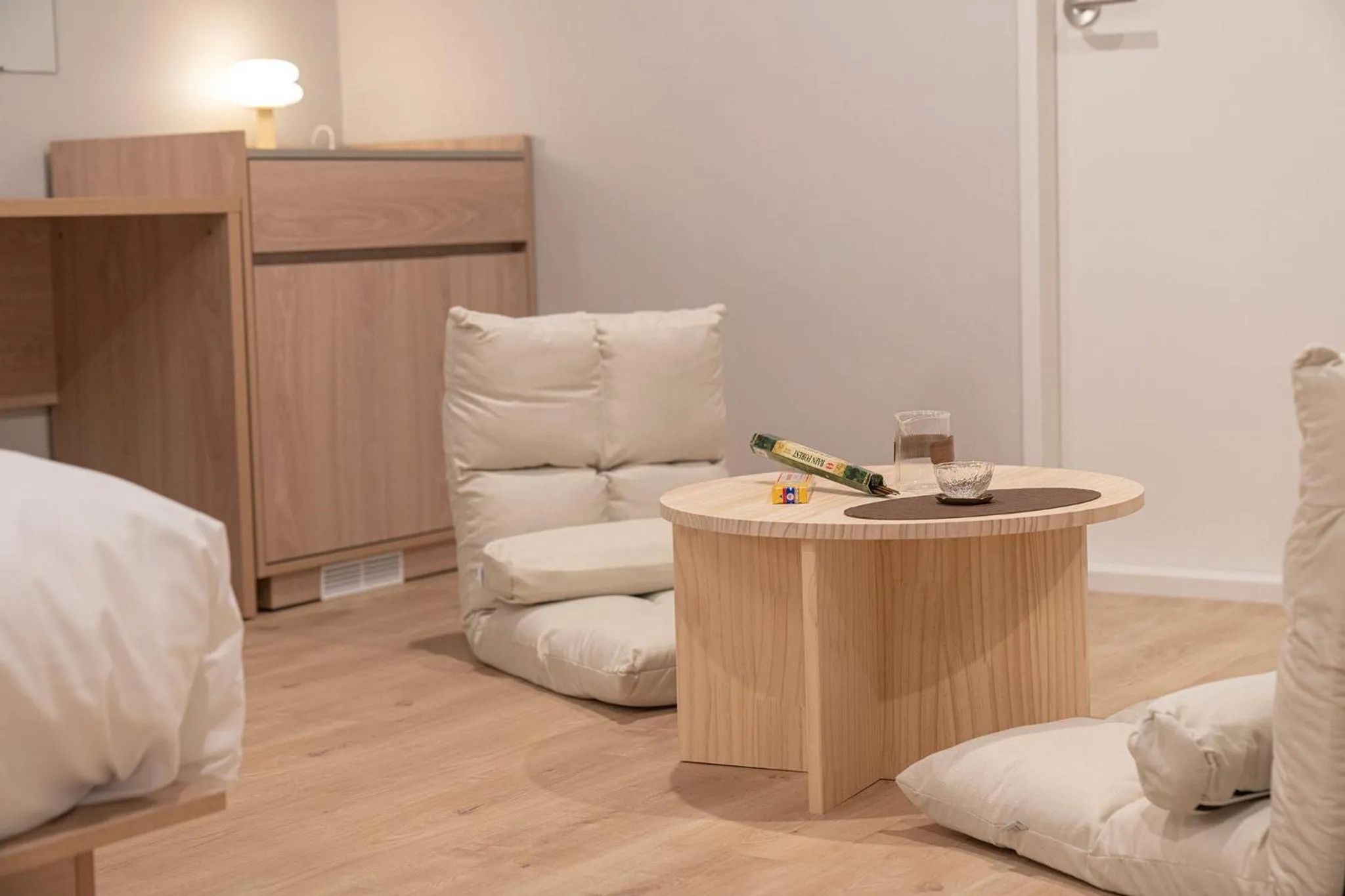 Seating area, Bed in Cheonan Aank Hotel Seongjeong