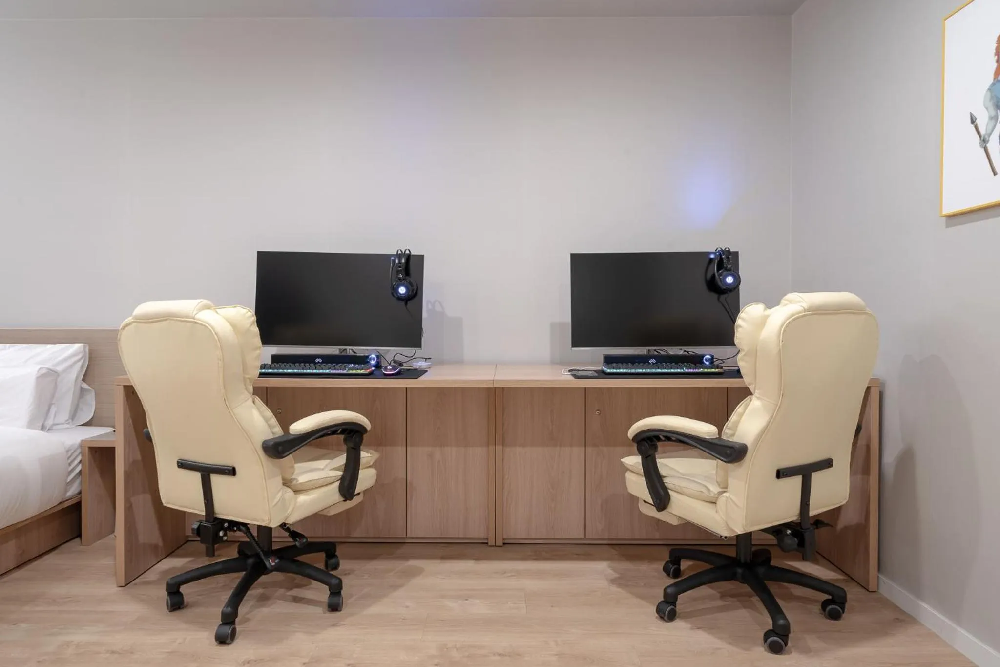 TV and multimedia in Cheonan Aank Hotel Seongjeong