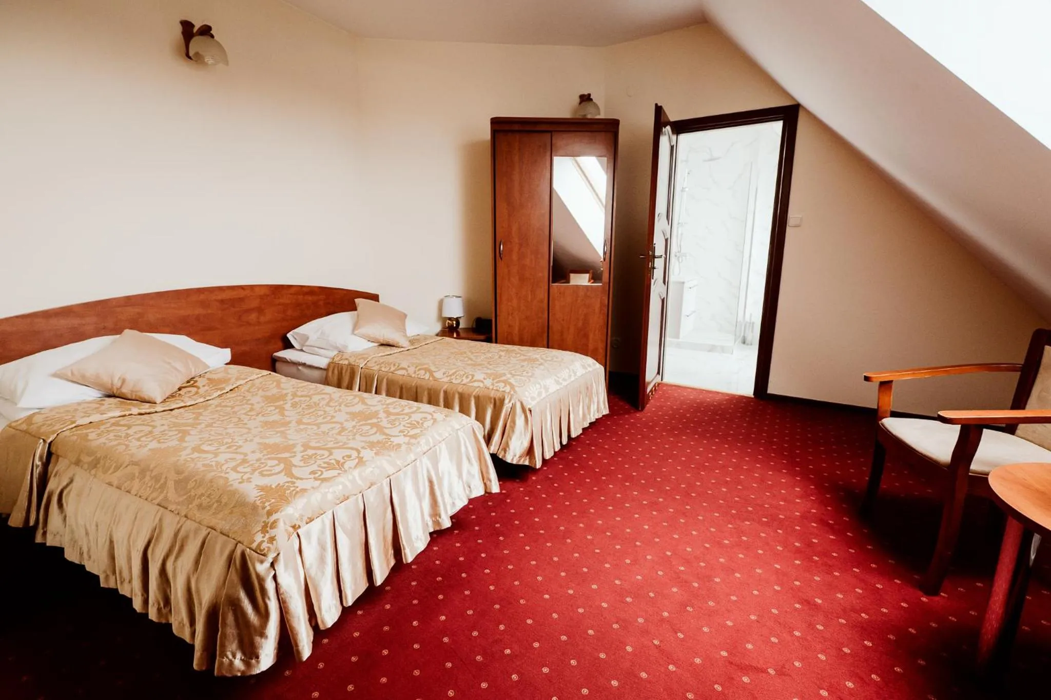 Photo of the whole room, Bed in Hotel Groman