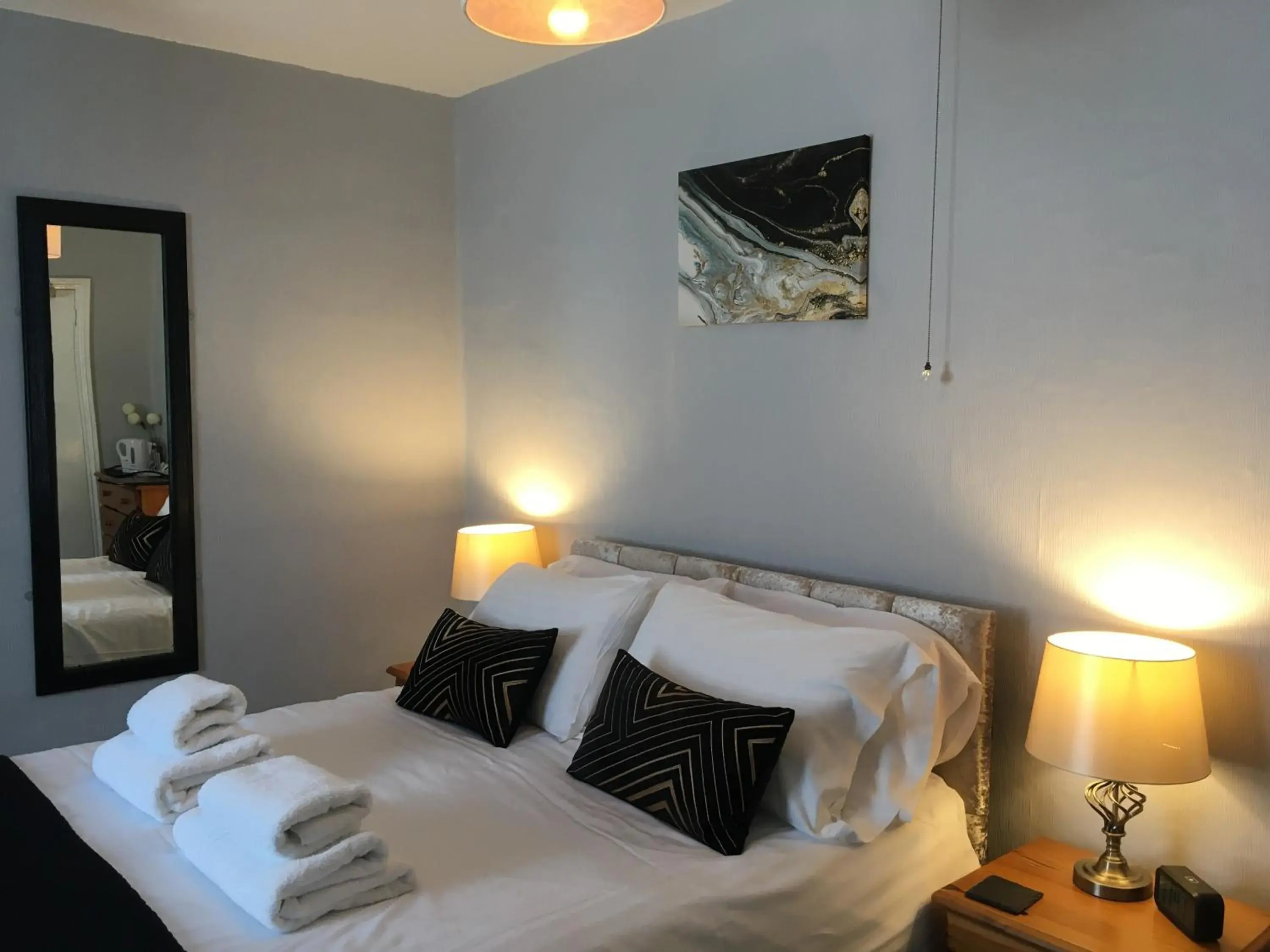 En Suite Double Room in Newburgh Guesthouse En Suite Double Room in Newburgh Guesthouse