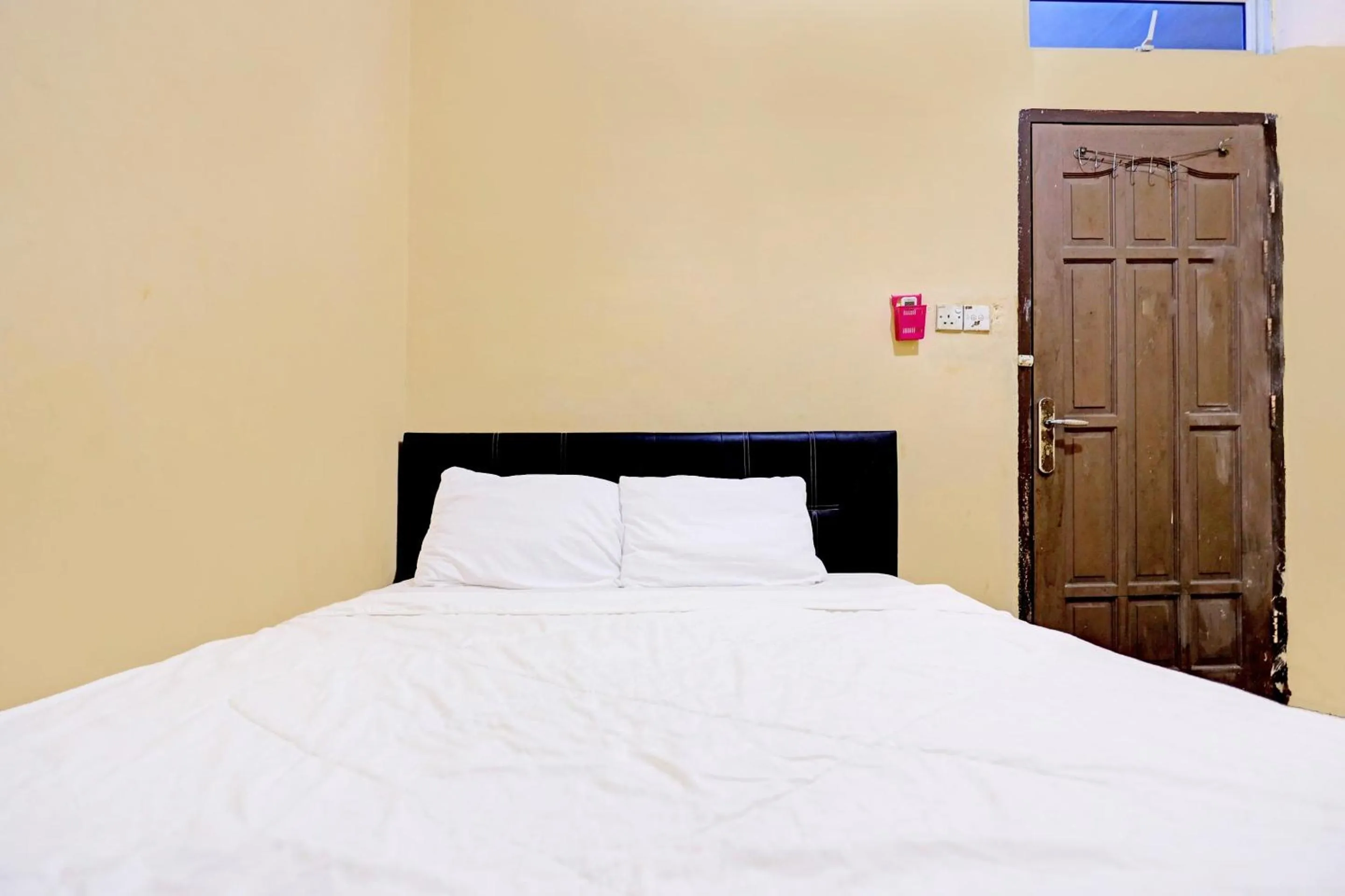 Bedroom, Bed in Hotel O Toyo Homestay Syariah