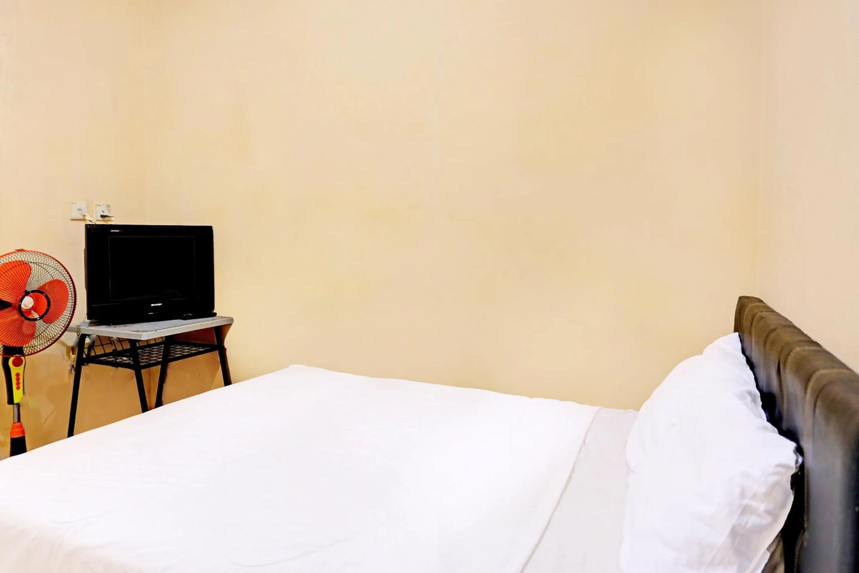 Bedroom, Bed in Hotel O Toyo Homestay Syariah