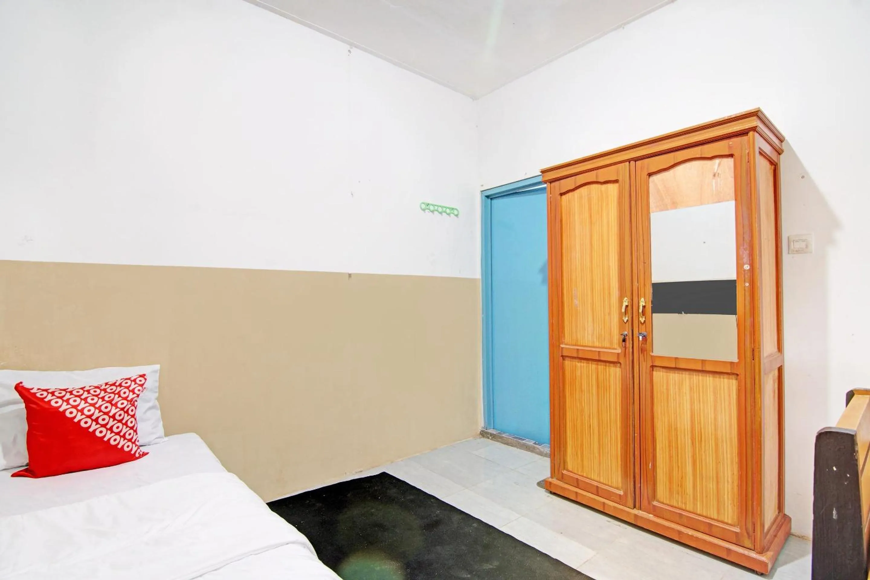 Bedroom, Bed in Hotel O Marvel House Syariah