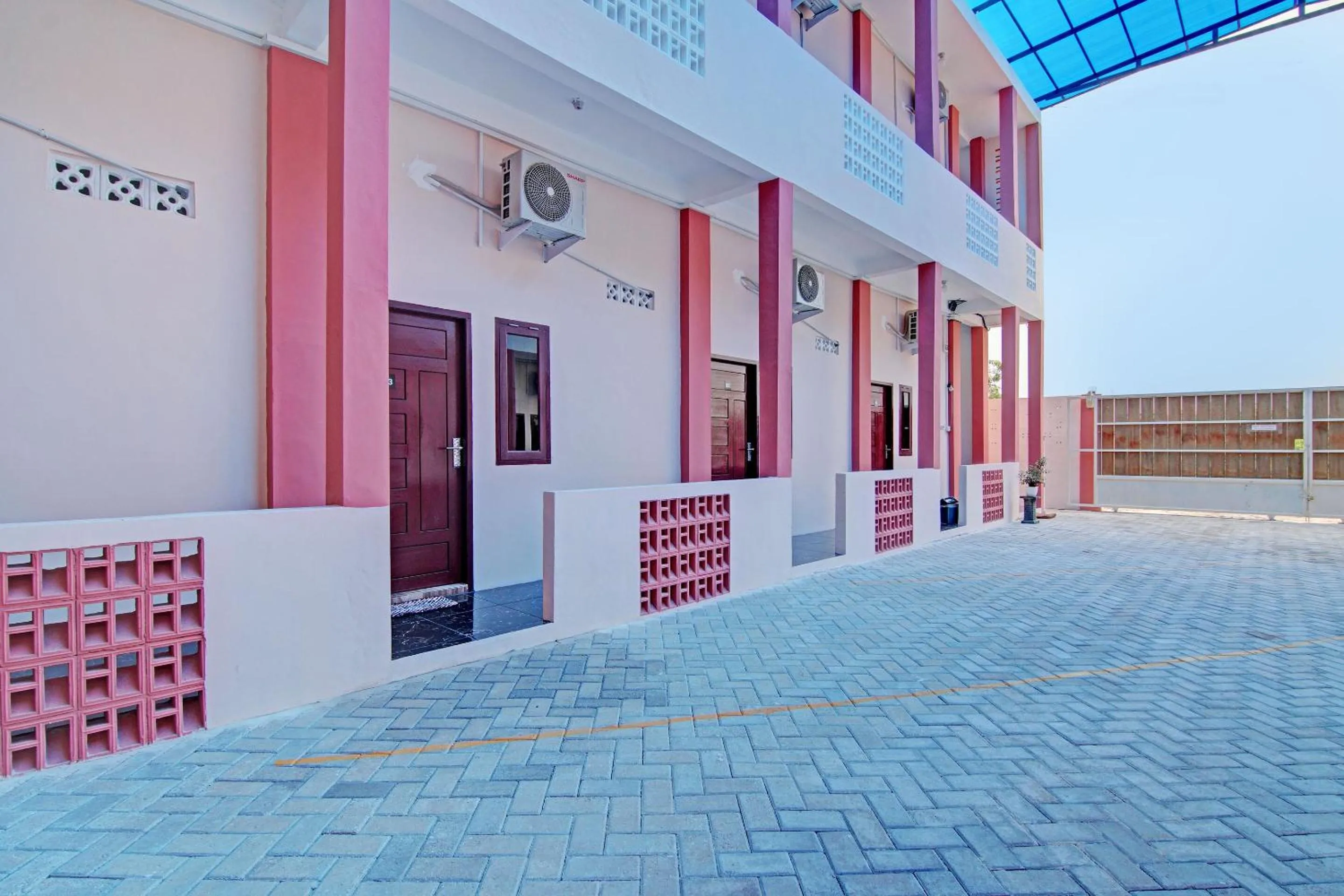 Lobby or reception in OYO 92946 Dekna Homestay Syariah