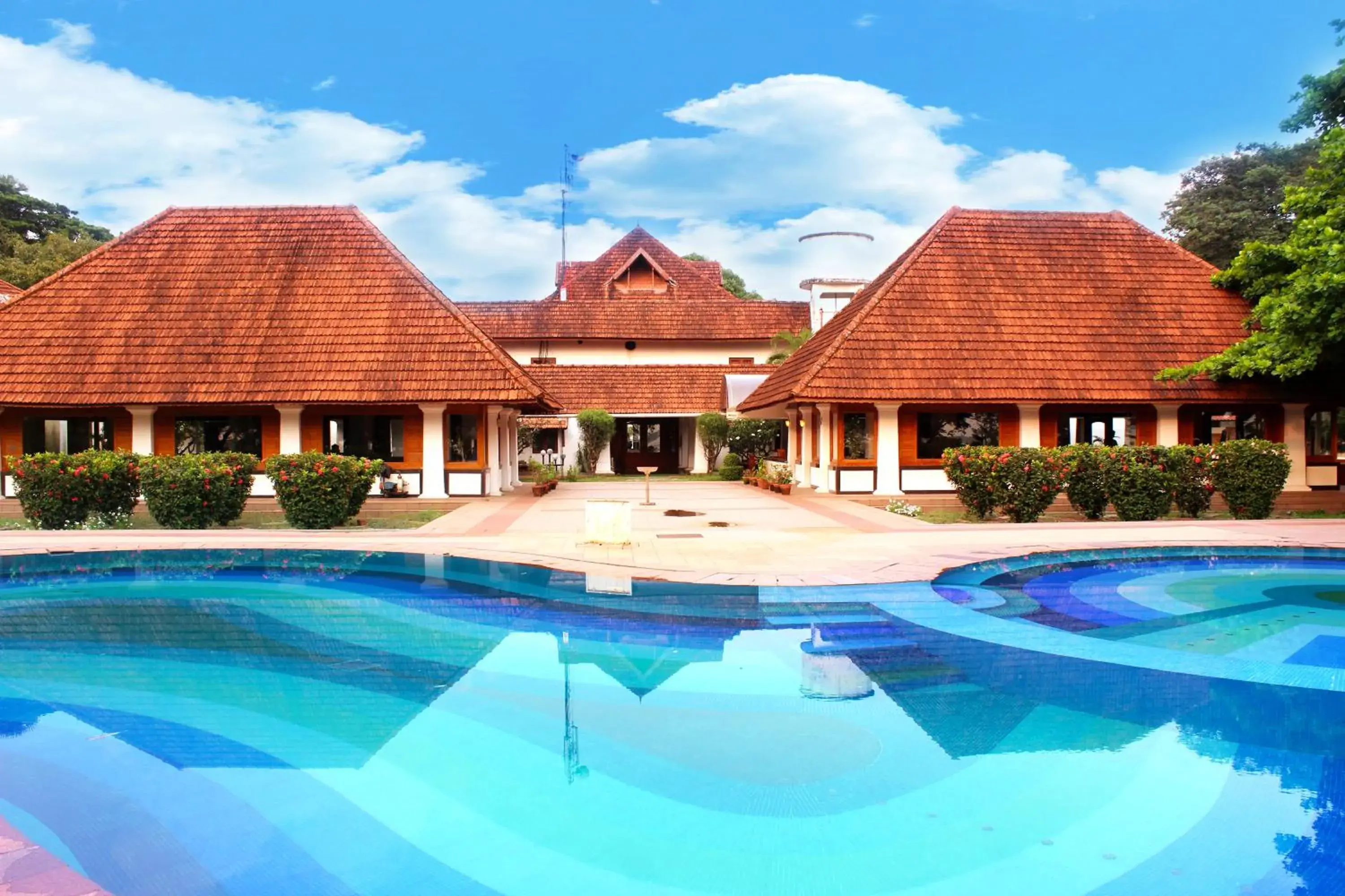 Swimming pool in KTDC Bolgatty Palace & Island Resort Swimming pool in KTDC Bolgatty Palace & Island Resort