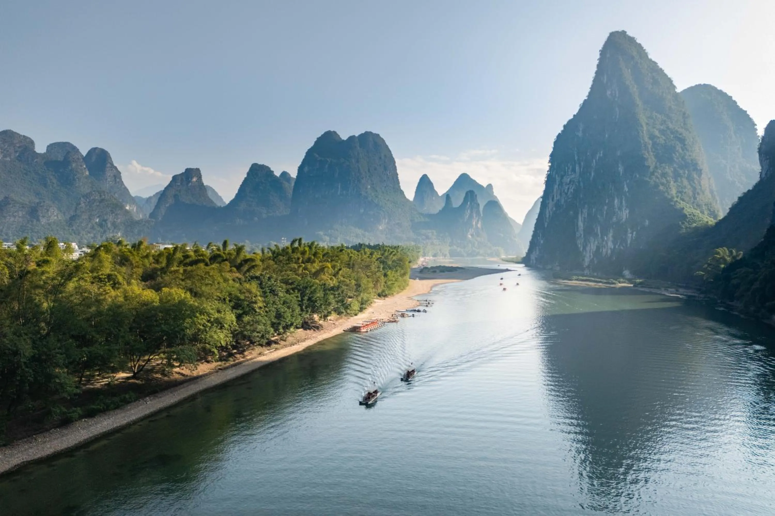Natural landscape in Guilin Village Creek Inn -Beside the lake &Fee pick up service over three nights