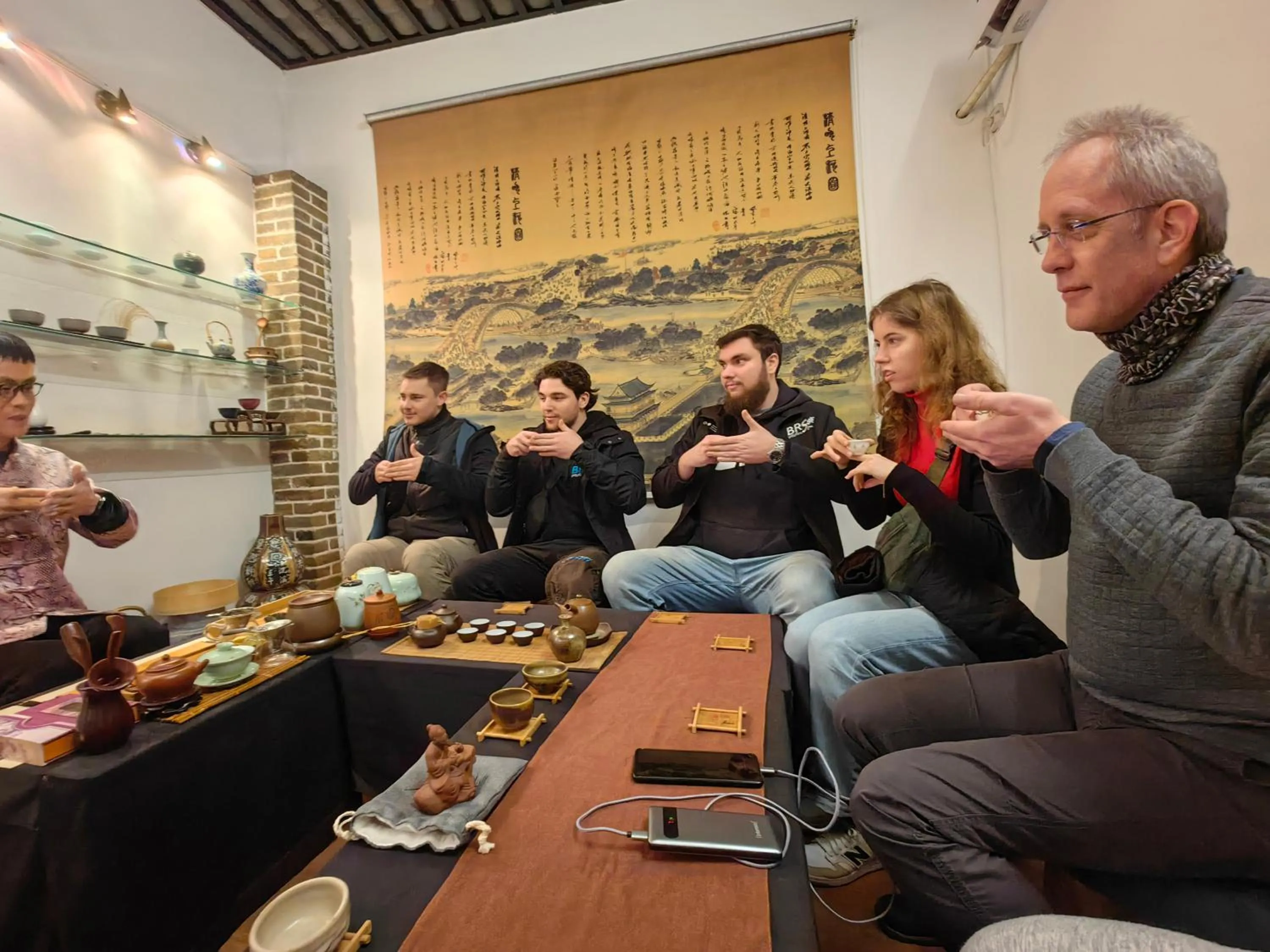 People in Guilin Village Creek Inn -Beside the lake &Fee pick up service over three nights