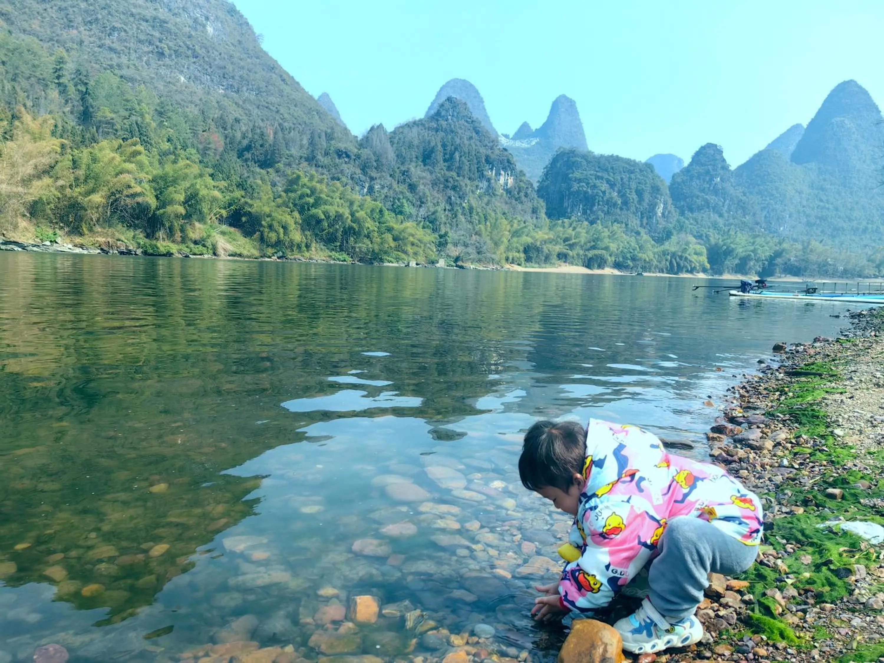 Nearby landmark in Guilin Village Creek Inn -Beside the lake &Fee pick up service over three nights